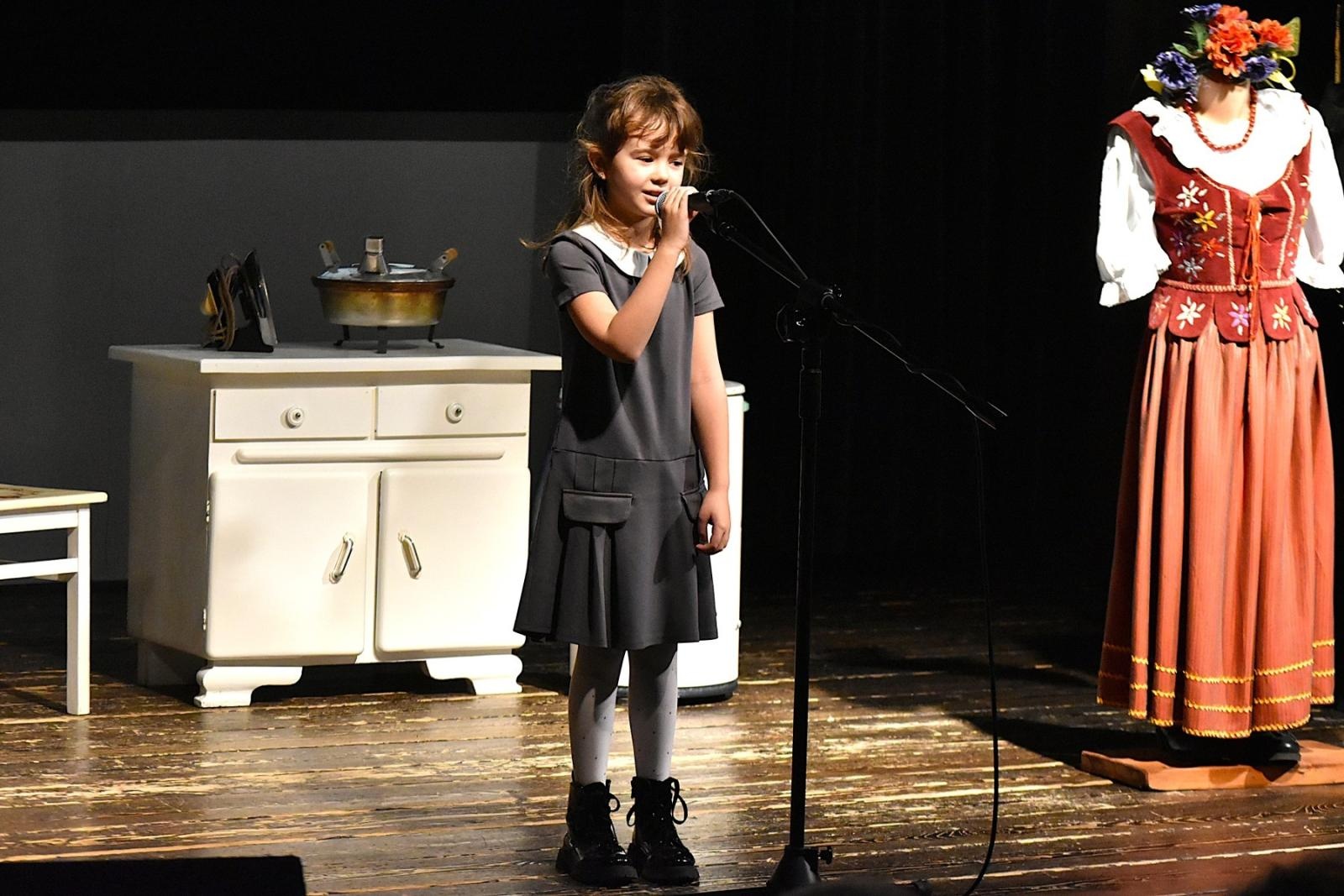 Zdjęcie w galerii na portalu naszwodzislaw.com: Uczniowie z Gminy Godów świetnie zaprezentowali śląską gwarę [FOTO] wiadomości z regionu