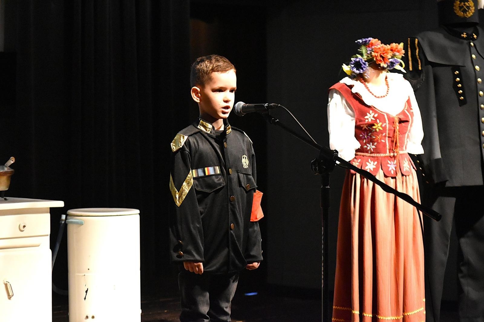 Zdjęcie w galerii na portalu naszwodzislaw.com: Uczniowie z Gminy Godów świetnie zaprezentowali śląską gwarę [FOTO] wiadomości z regionu