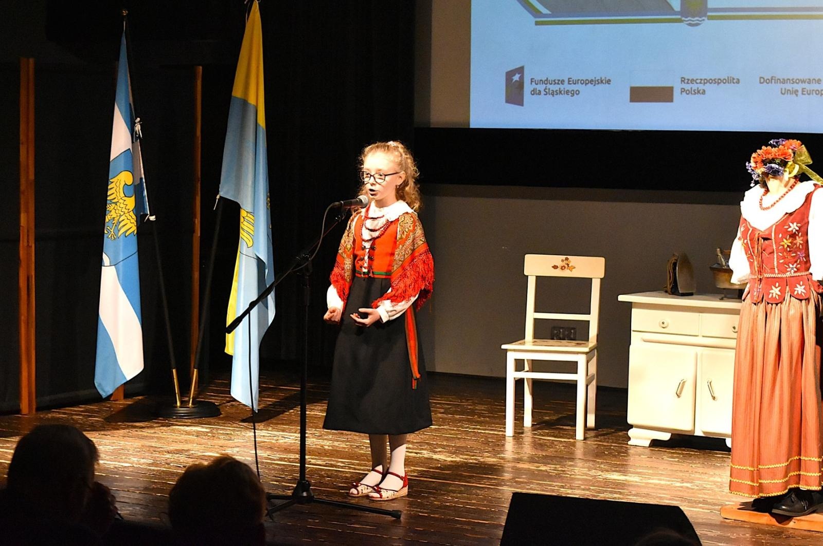 Zdjęcie w galerii na portalu naszwodzislaw.com: Uczniowie z Gminy Godów świetnie zaprezentowali śląską gwarę [FOTO] wiadomości z regionu