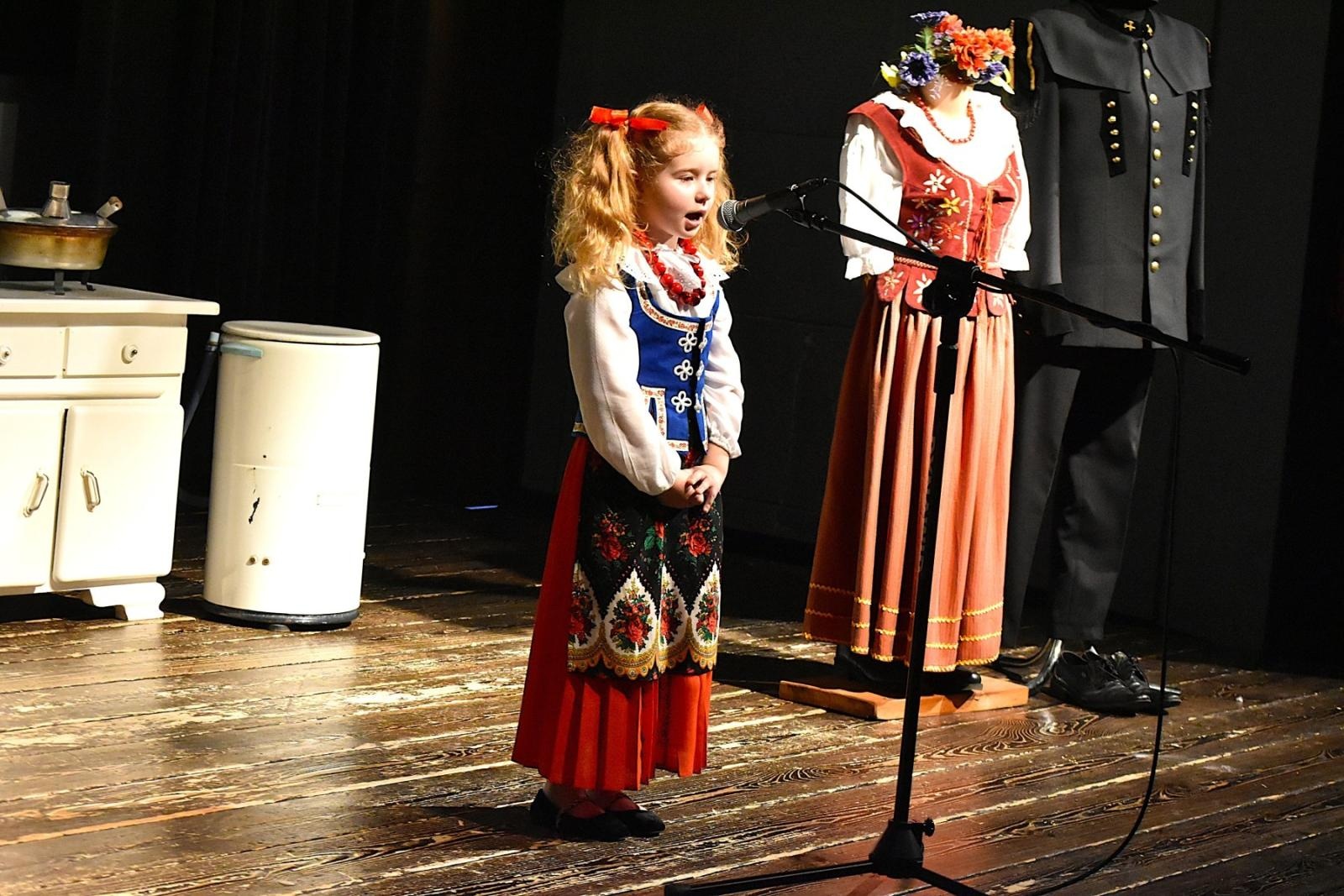 Zdjęcie w galerii na portalu naszwodzislaw.com: Uczniowie z Gminy Godów świetnie zaprezentowali śląską gwarę [FOTO] wiadomości z regionu