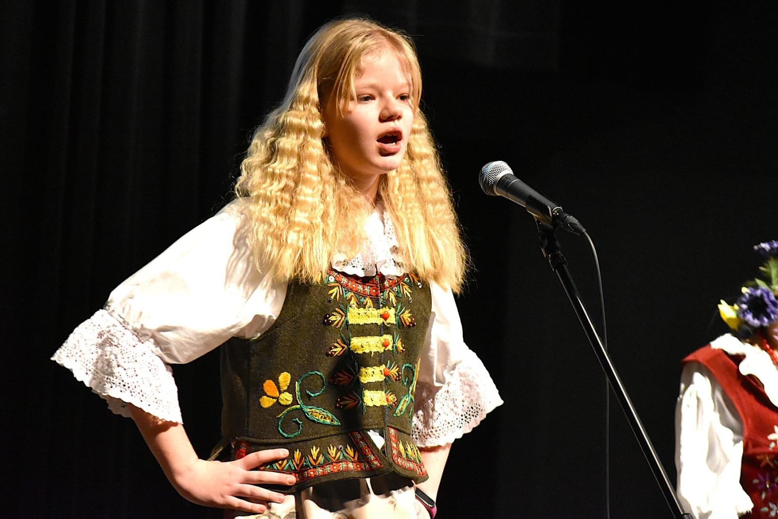 Zdjęcie w galerii na portalu naszwodzislaw.com: Uczniowie z Gminy Godów świetnie zaprezentowali śląską gwarę [FOTO] wiadomości z regionu