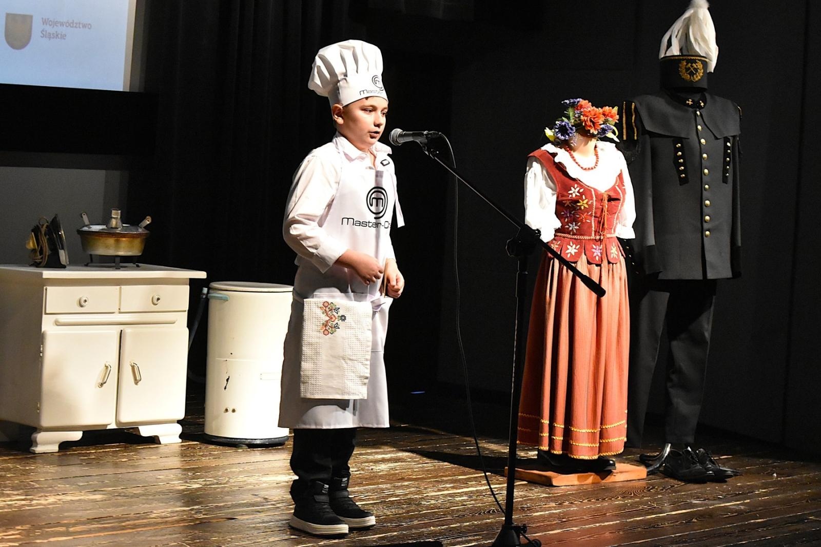 Zdjęcie w galerii na portalu naszwodzislaw.com: Uczniowie z Gminy Godów świetnie zaprezentowali śląską gwarę [FOTO] wiadomości z regionu