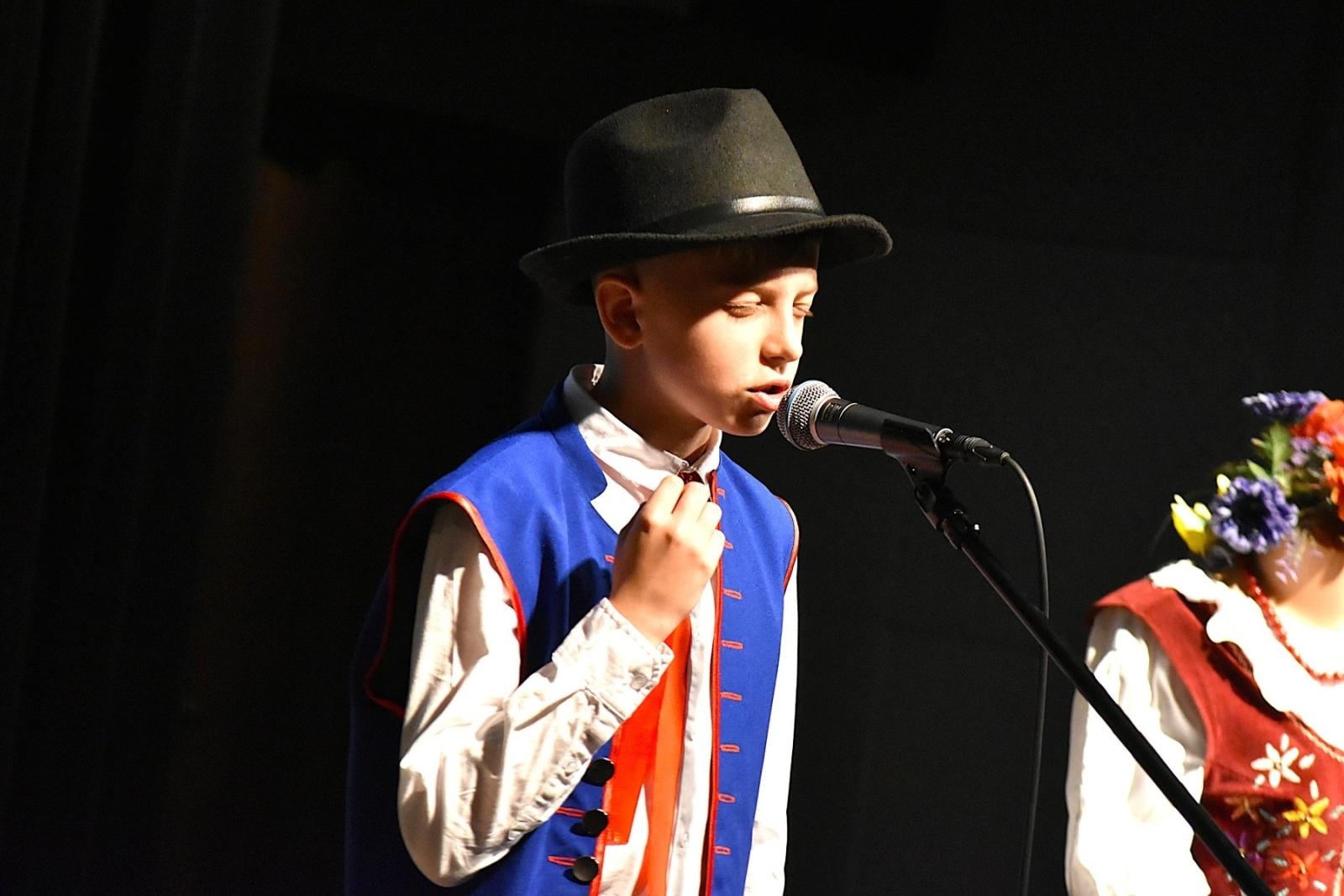 Zdjęcie w galerii na portalu naszwodzislaw.com: Uczniowie z Gminy Godów świetnie zaprezentowali śląską gwarę [FOTO] wiadomości z regionu