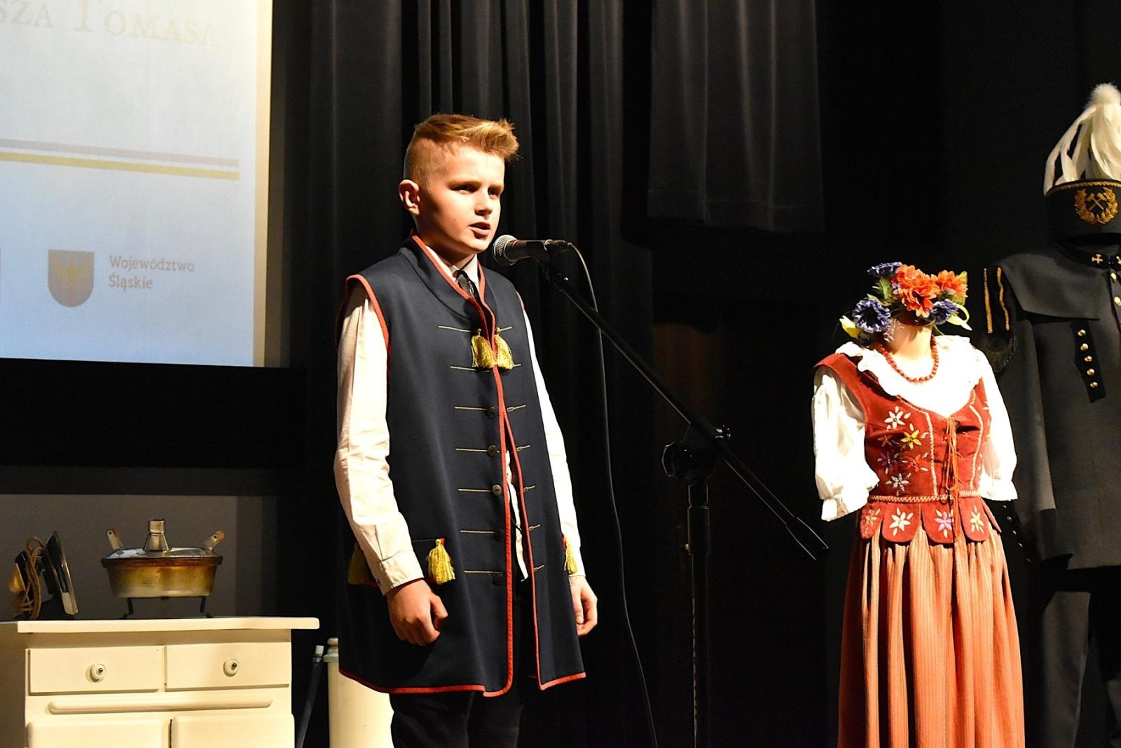 Zdjęcie w galerii na portalu naszwodzislaw.com: Uczniowie z Gminy Godów świetnie zaprezentowali śląską gwarę [FOTO] wiadomości z regionu