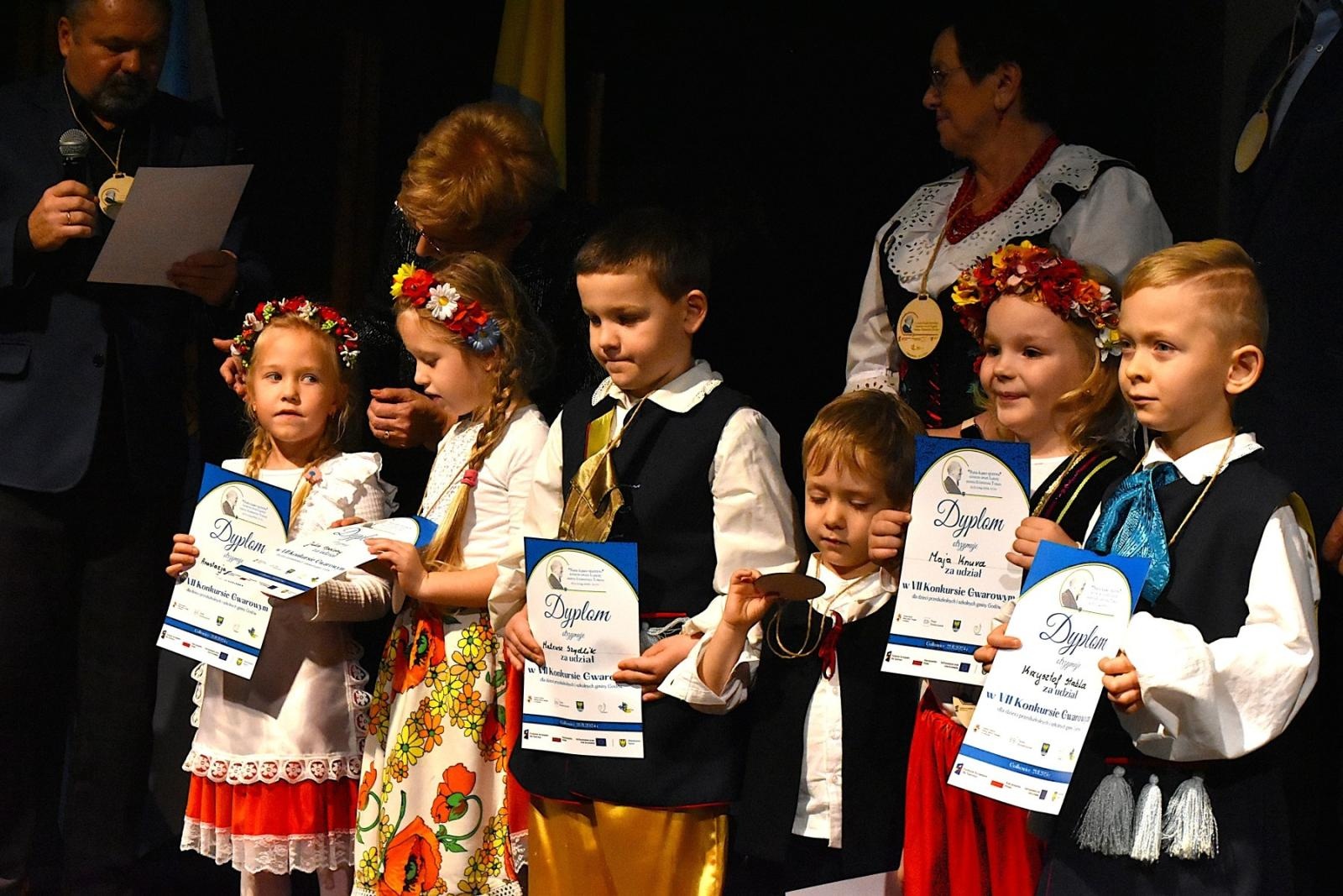 Zdjęcie w galerii na portalu naszwodzislaw.com: Uczniowie z Gminy Godów świetnie zaprezentowali śląską gwarę [FOTO] wiadomości z regionu