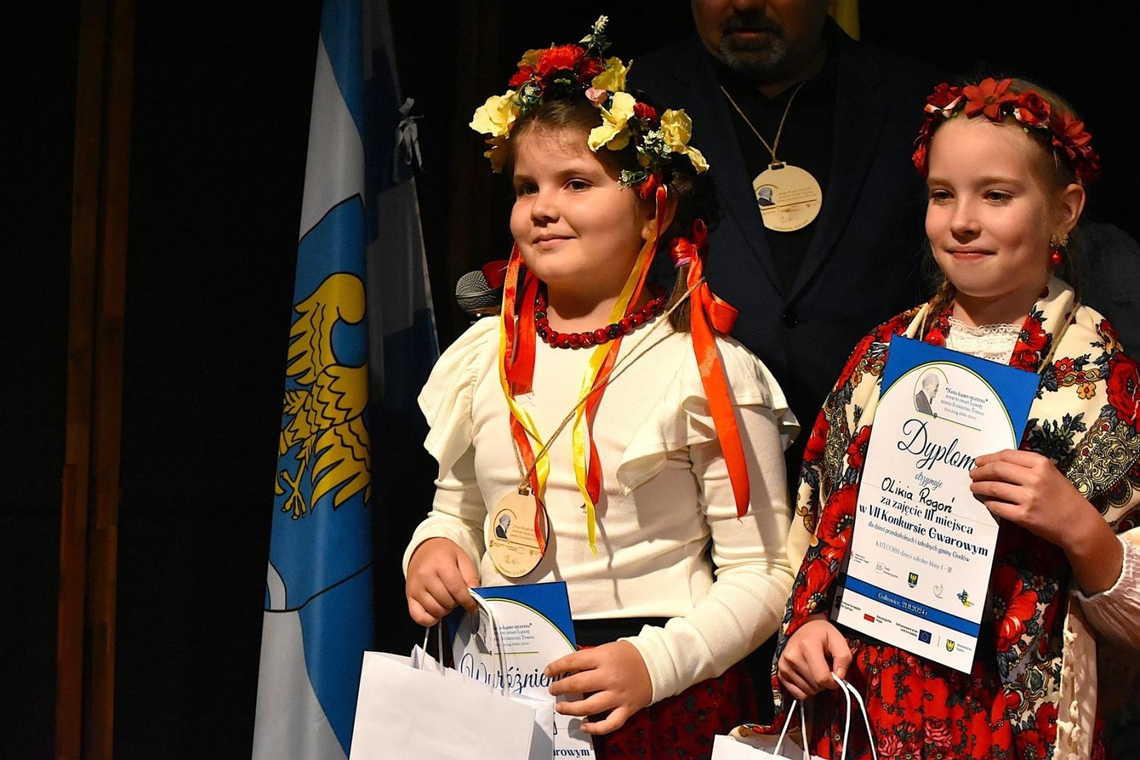 Zdjęcie w galerii na portalu naszwodzislaw.com: Uczniowie z Gminy Godów świetnie zaprezentowali śląską gwarę [FOTO] wiadomości z regionu