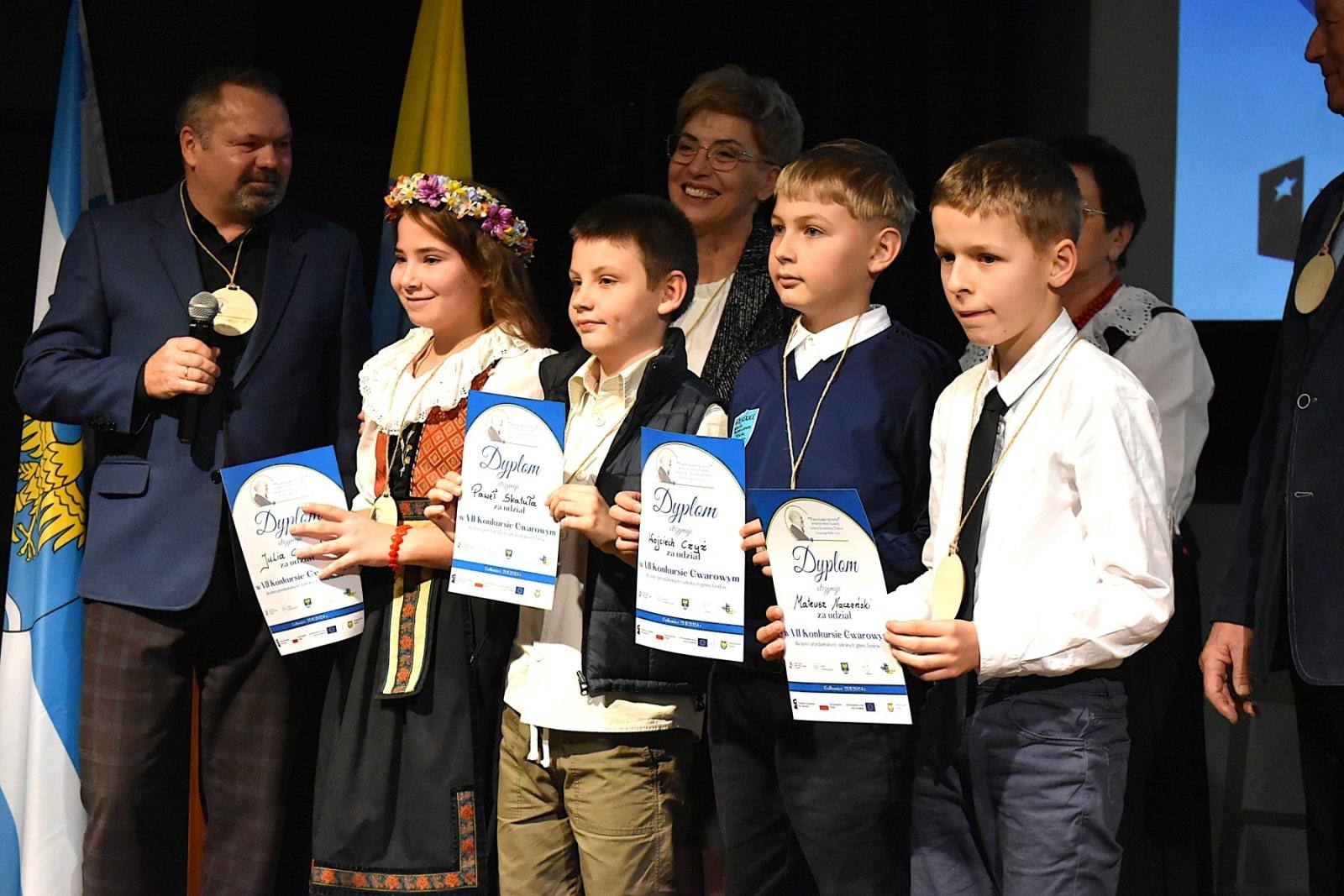 Zdjęcie w galerii na portalu naszwodzislaw.com: Uczniowie z Gminy Godów świetnie zaprezentowali śląską gwarę [FOTO] wiadomości z regionu