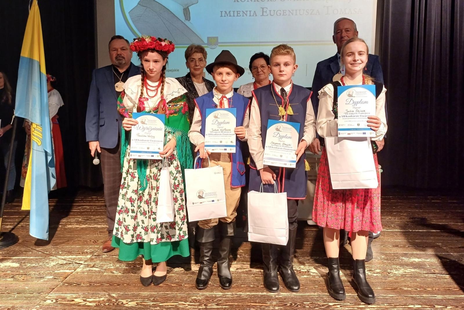 Zdjęcie w galerii na portalu naszwodzislaw.com: Uczniowie z Gminy Godów świetnie zaprezentowali śląską gwarę [FOTO] wiadomości z regionu