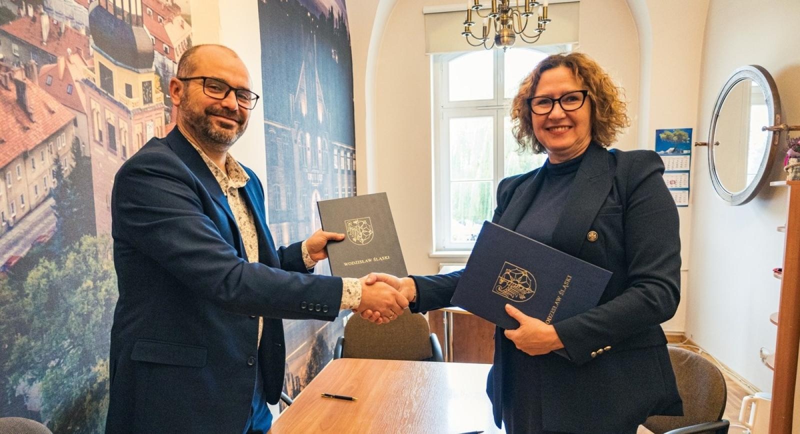 Zdjęcie w galerii na portalu naszwodzislaw.com: Wodzisławska Odra wygrała przetarg na promocję wiadomości z regionu