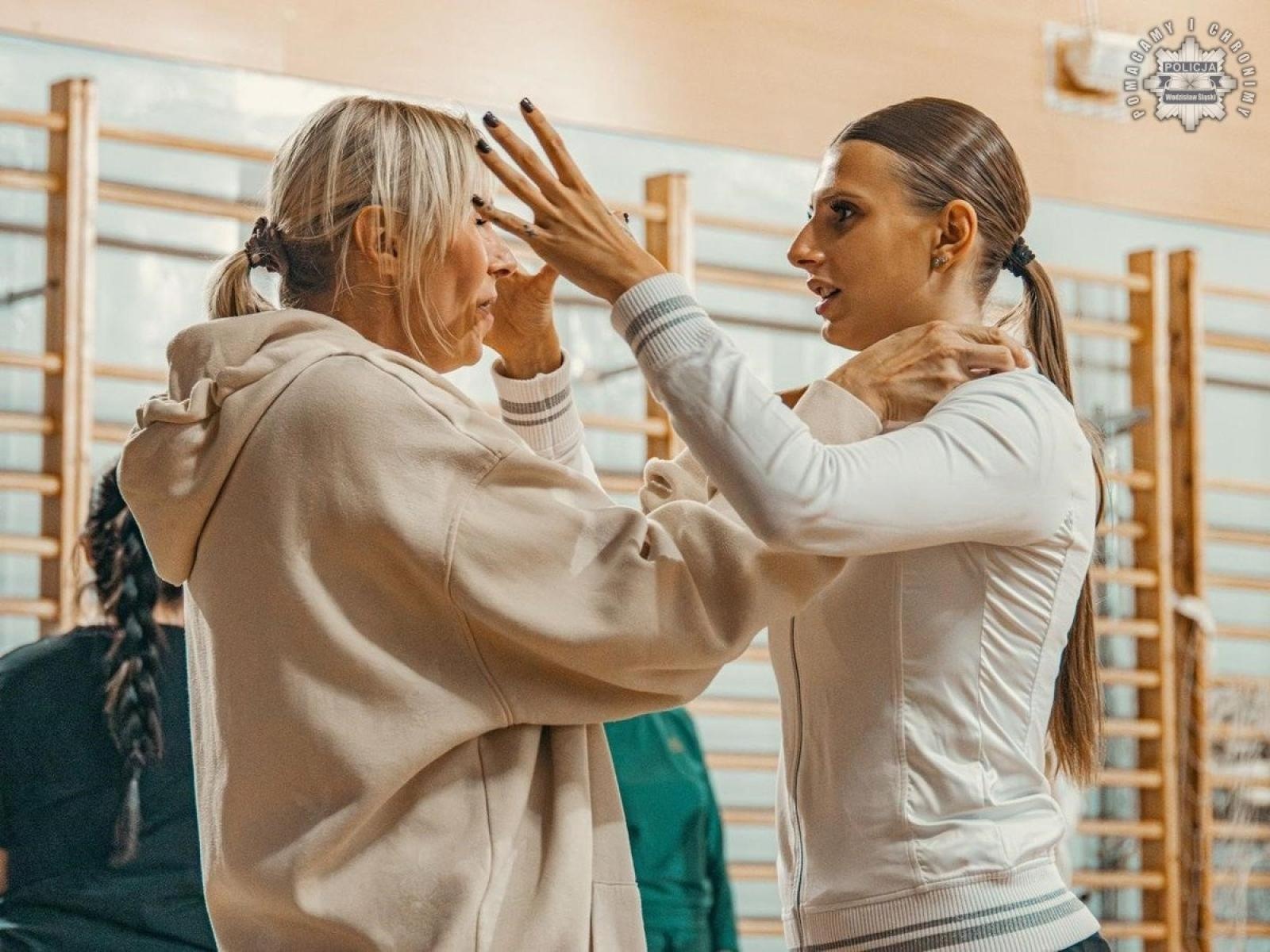 Zdjęcie w galerii na portalu naszwodzislaw.com: Drugie warsztaty samoobrony dla kobiet za nami wiadomości z regionu