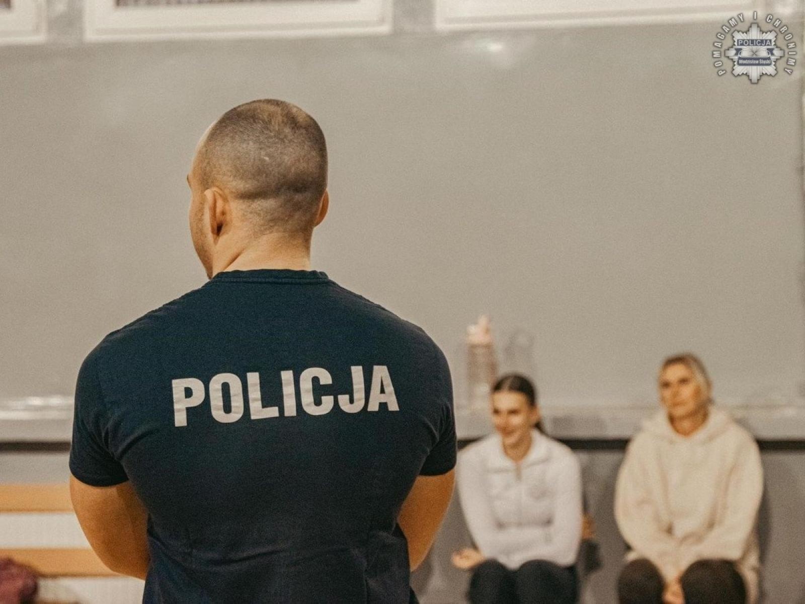 Zdjęcie w galerii na portalu naszwodzislaw.com: Drugie warsztaty samoobrony dla kobiet za nami wiadomości z regionu