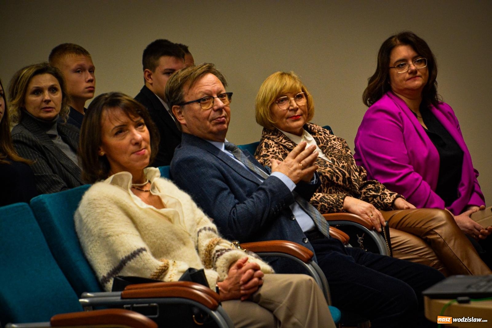 Zdjęcie w galerii na portalu naszwodzislaw.com: Stypendyści premiera odebrali w Raciborzu dyplomy wiadomości z regionu