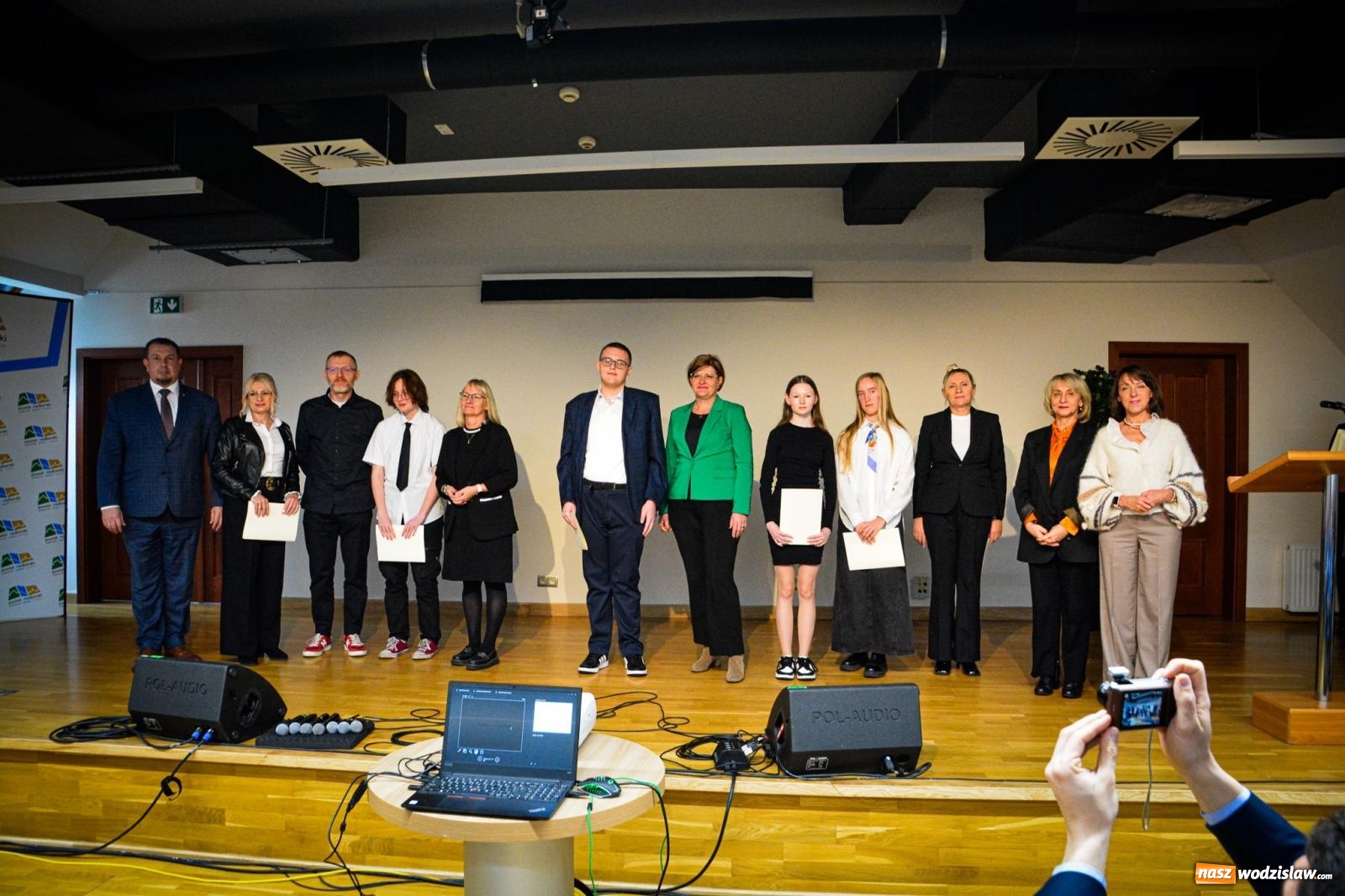 Zdjęcie w galerii na portalu naszwodzislaw.com: Stypendyści premiera odebrali w Raciborzu dyplomy wiadomości z regionu