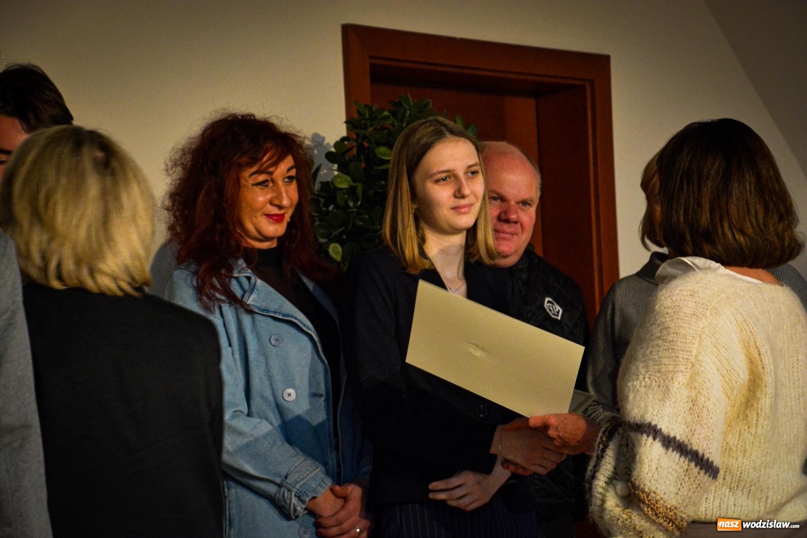 Zdjęcie w galerii na portalu naszwodzislaw.com: Stypendyści premiera odebrali w Raciborzu dyplomy wiadomości z regionu