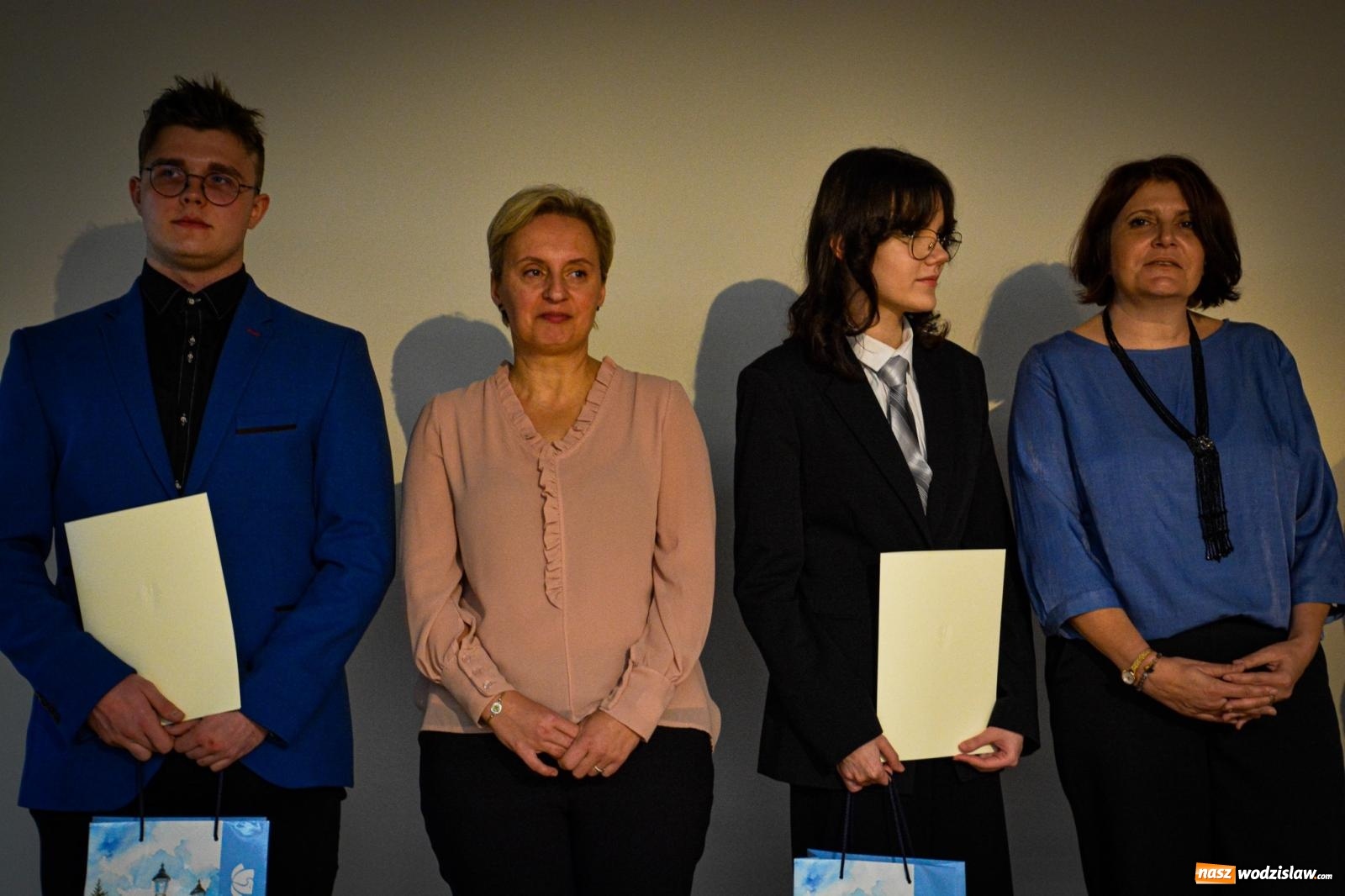 Zdjęcie w galerii na portalu naszwodzislaw.com: Stypendyści premiera odebrali w Raciborzu dyplomy wiadomości z regionu