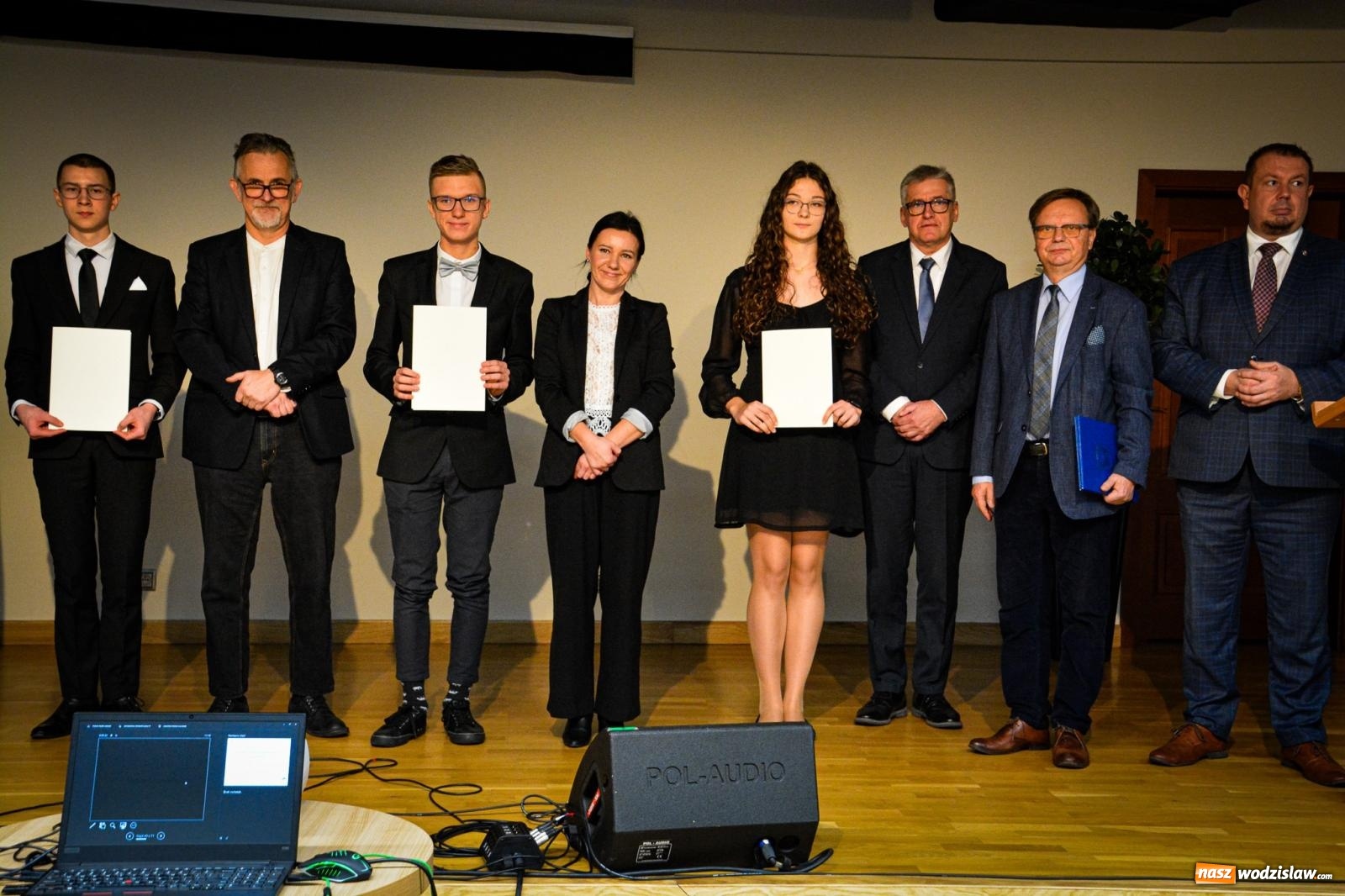 Zdjęcie w galerii na portalu naszwodzislaw.com: Stypendyści premiera odebrali w Raciborzu dyplomy wiadomości z regionu