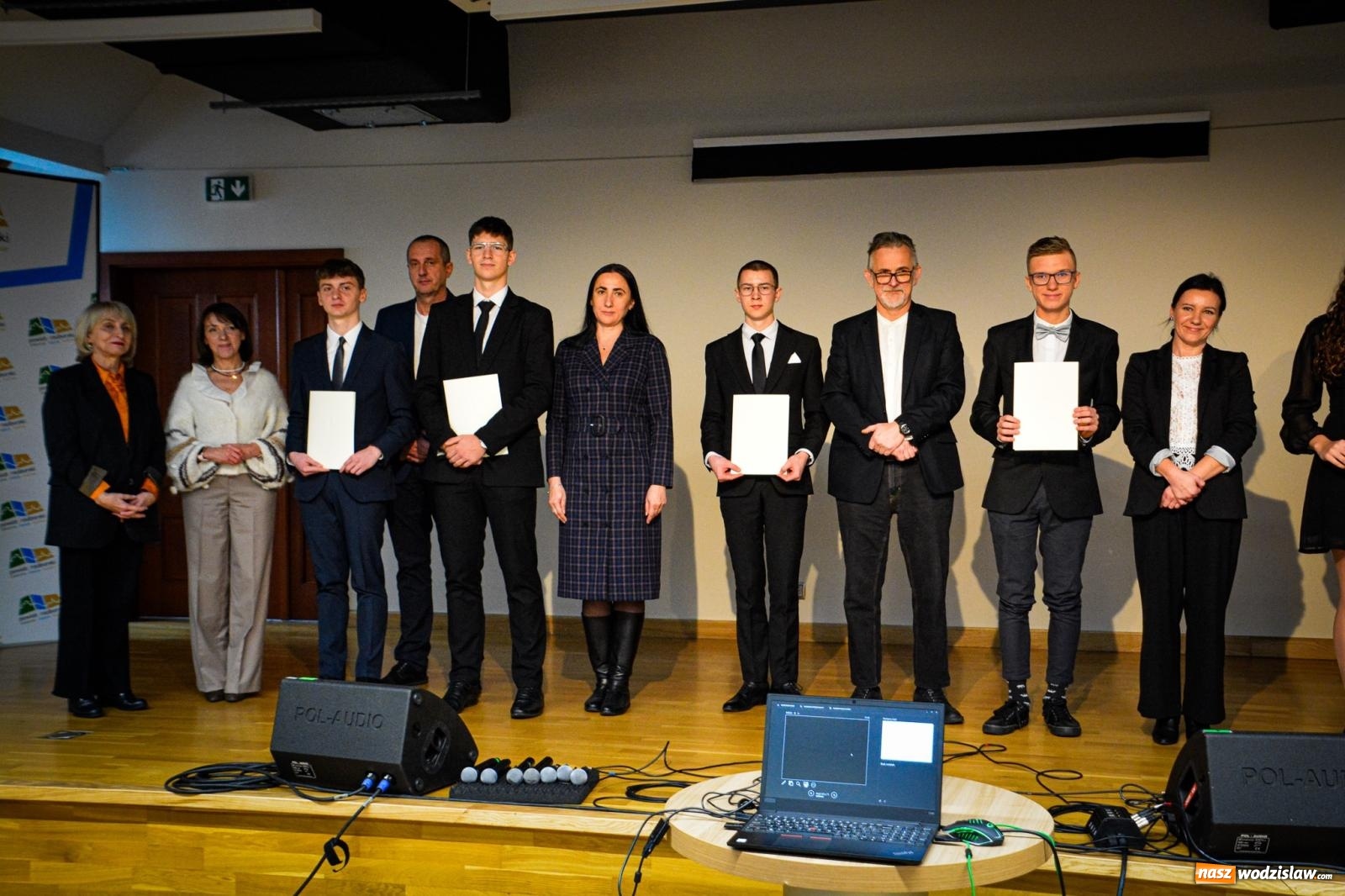 Zdjęcie w galerii na portalu naszwodzislaw.com: Stypendyści premiera odebrali w Raciborzu dyplomy wiadomości z regionu