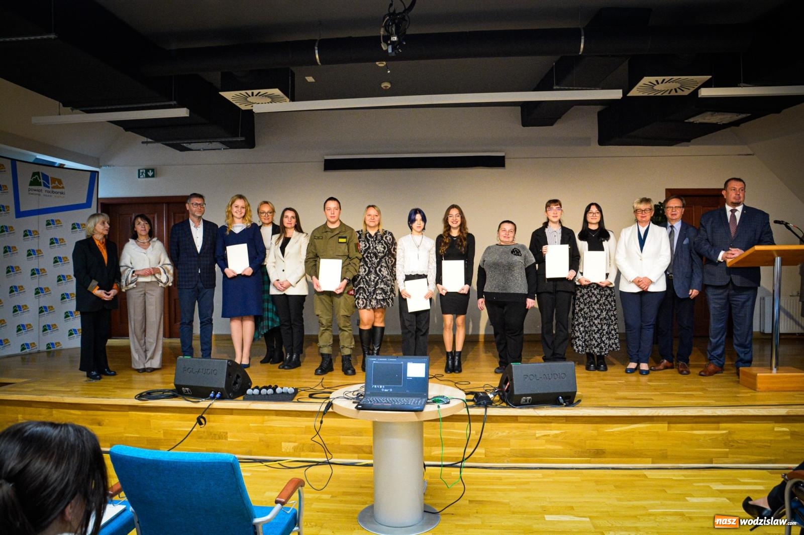 Zdjęcie w galerii na portalu naszwodzislaw.com: Stypendyści premiera odebrali w Raciborzu dyplomy wiadomości z regionu