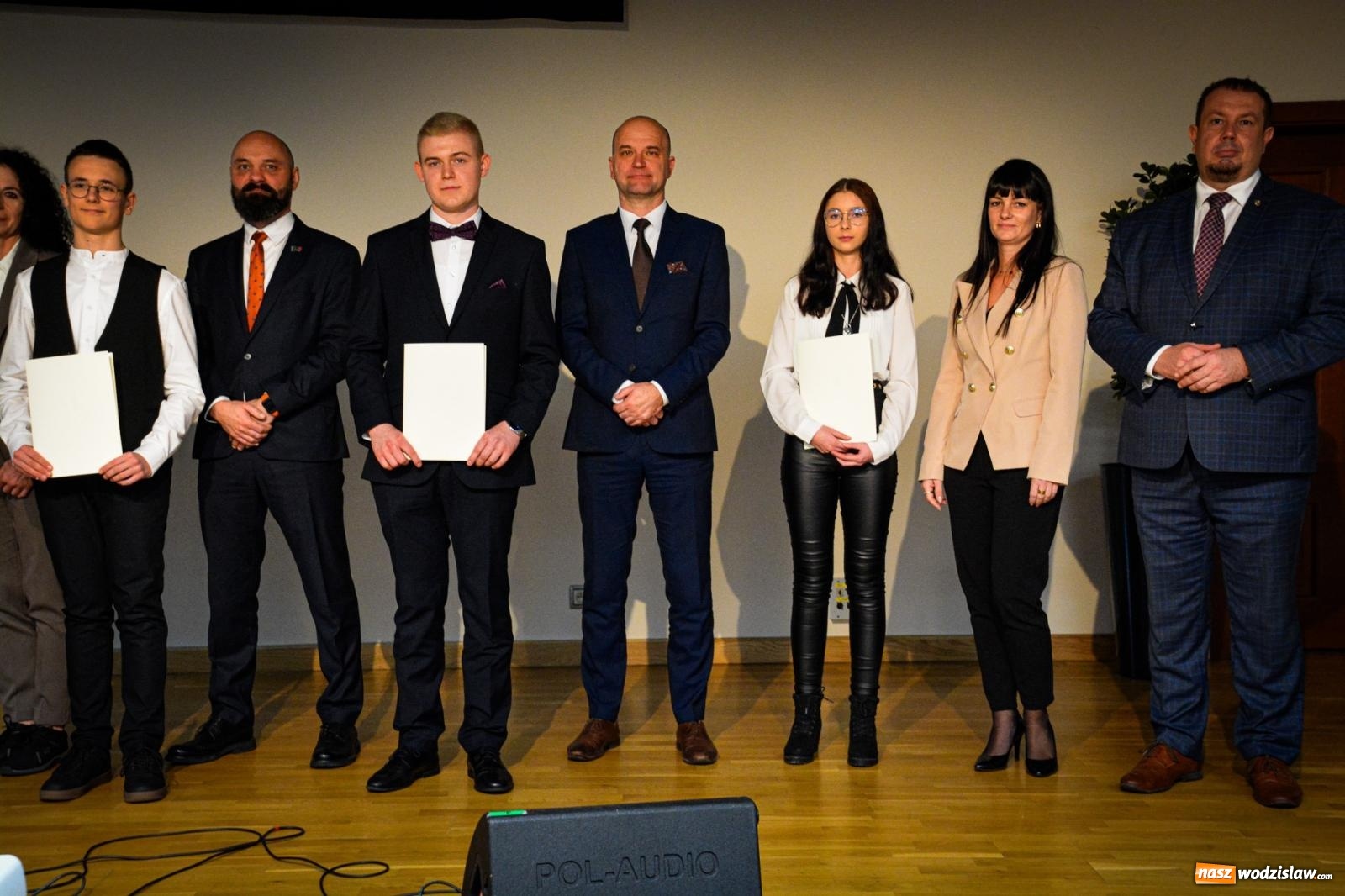Zdjęcie w galerii na portalu naszwodzislaw.com: Stypendyści premiera odebrali w Raciborzu dyplomy wiadomości z regionu