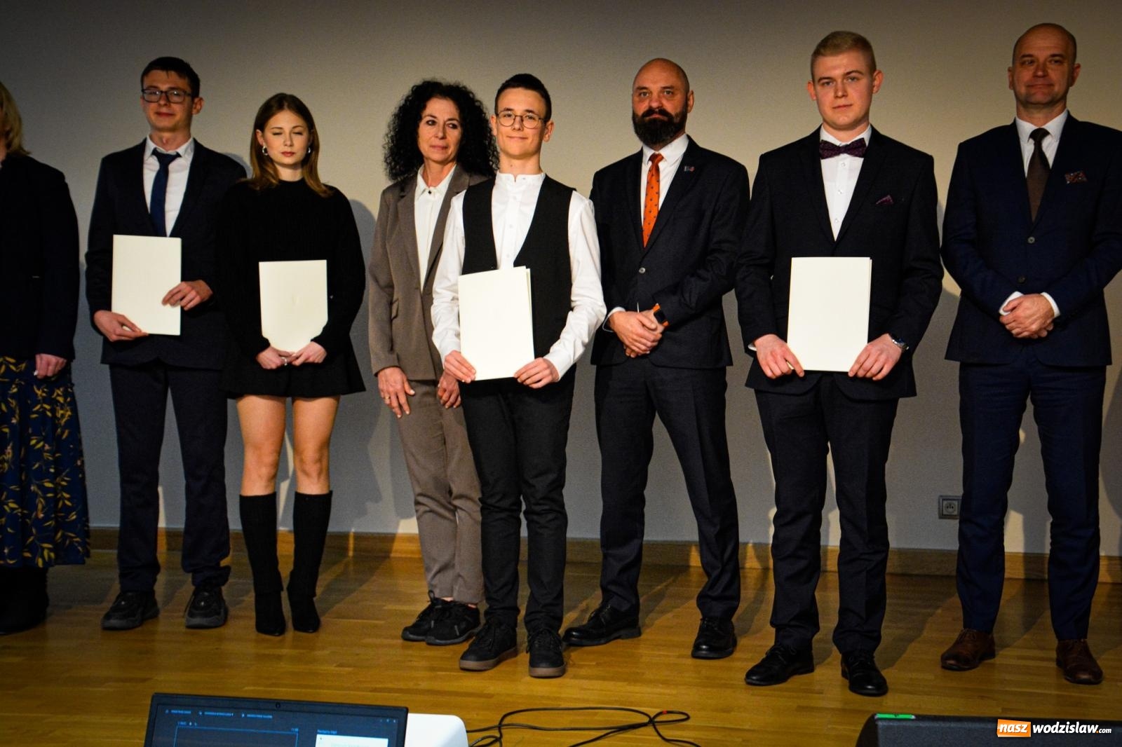 Zdjęcie w galerii na portalu naszwodzislaw.com: Stypendyści premiera odebrali w Raciborzu dyplomy wiadomości z regionu