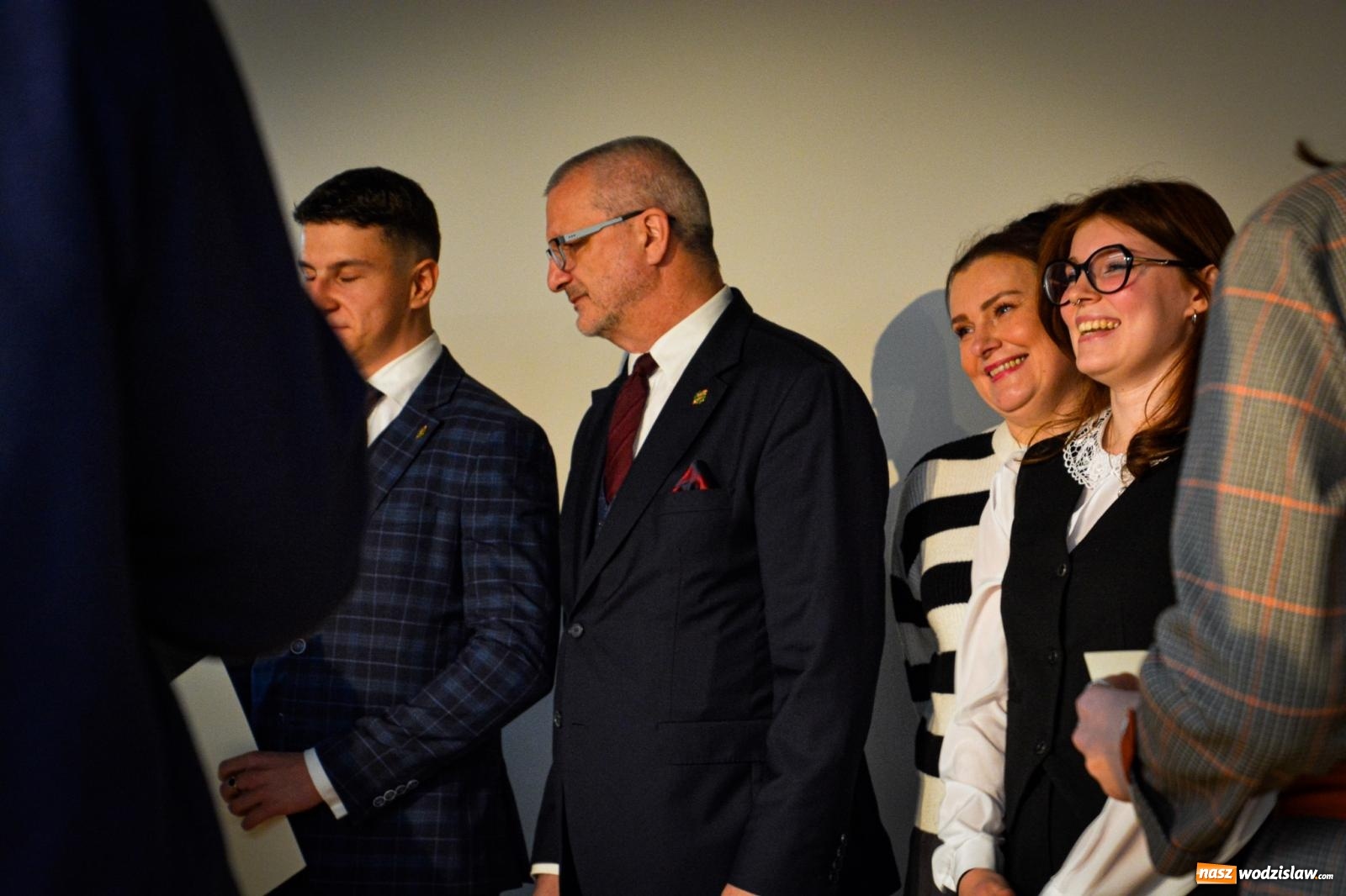 Zdjęcie w galerii na portalu naszwodzislaw.com: Stypendyści premiera odebrali w Raciborzu dyplomy wiadomości z regionu