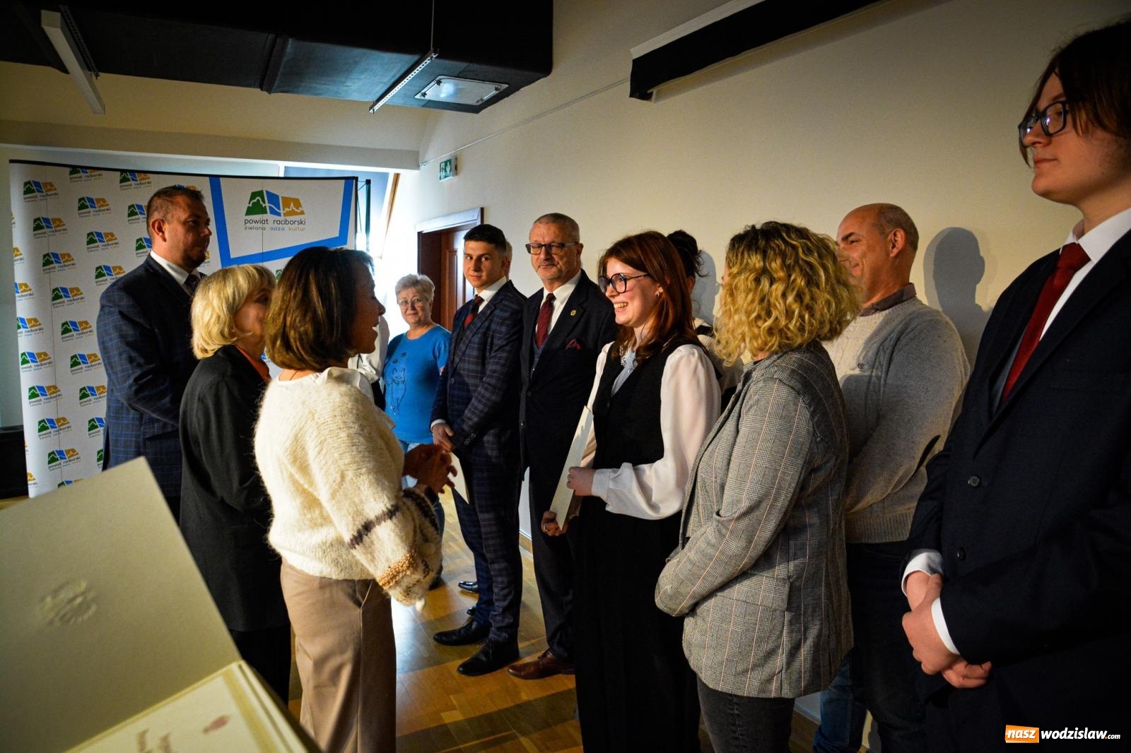 Zdjęcie w galerii na portalu naszwodzislaw.com: Stypendyści premiera odebrali w Raciborzu dyplomy wiadomości z regionu