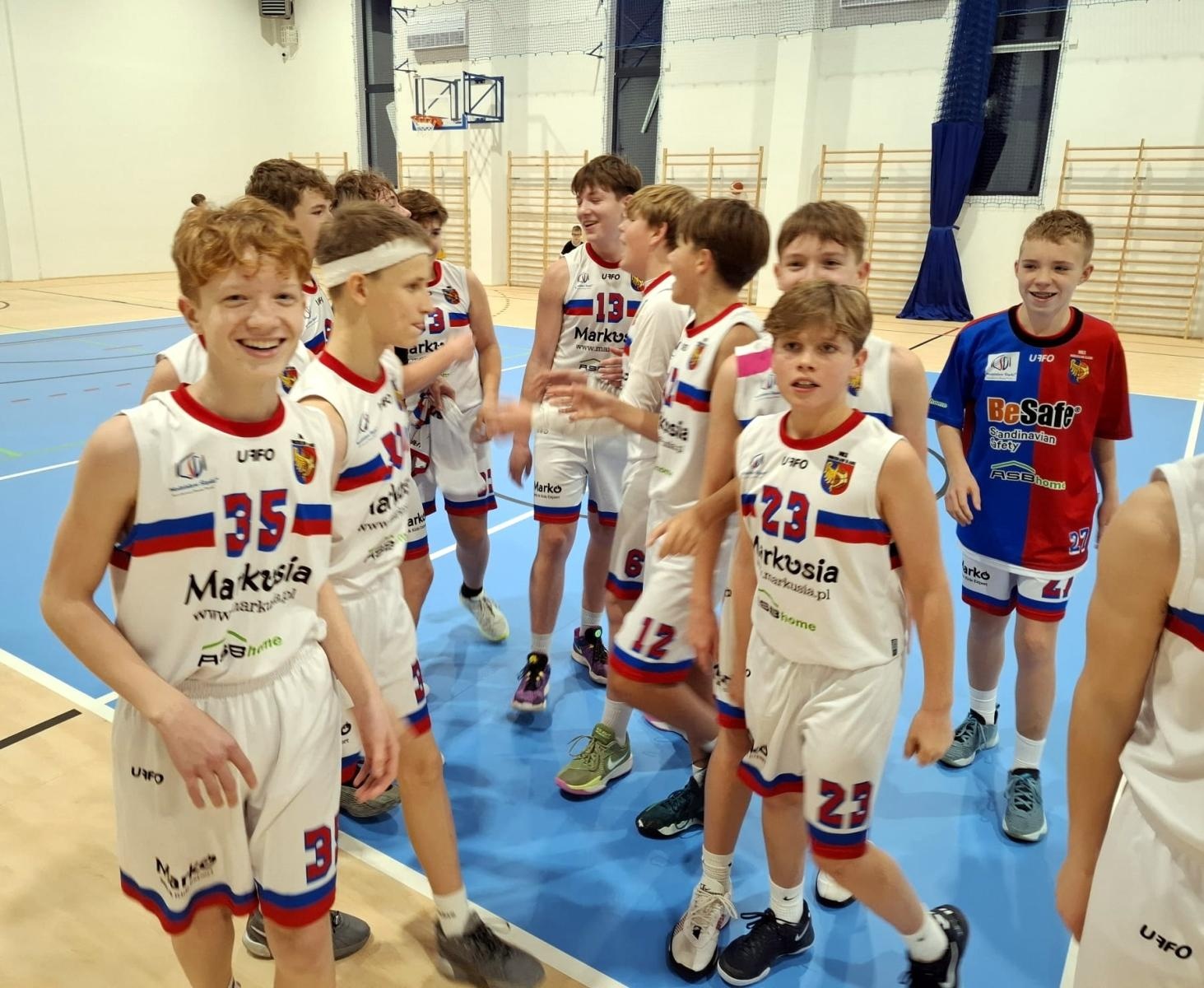 Zdjęcie w galerii na portalu naszwodzislaw.com: Zwycięskie derby koszykarzy MKS Wodzisław Śląski w Rybniku wiadomości z regionu