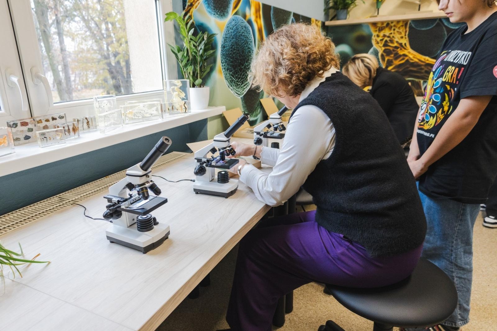 Zdjęcie w galerii na portalu naszwodzislaw.com: W wodzisławskiej SP 2 otwarto Zieloną Pracownię [FOTO] wiadomości z regionu