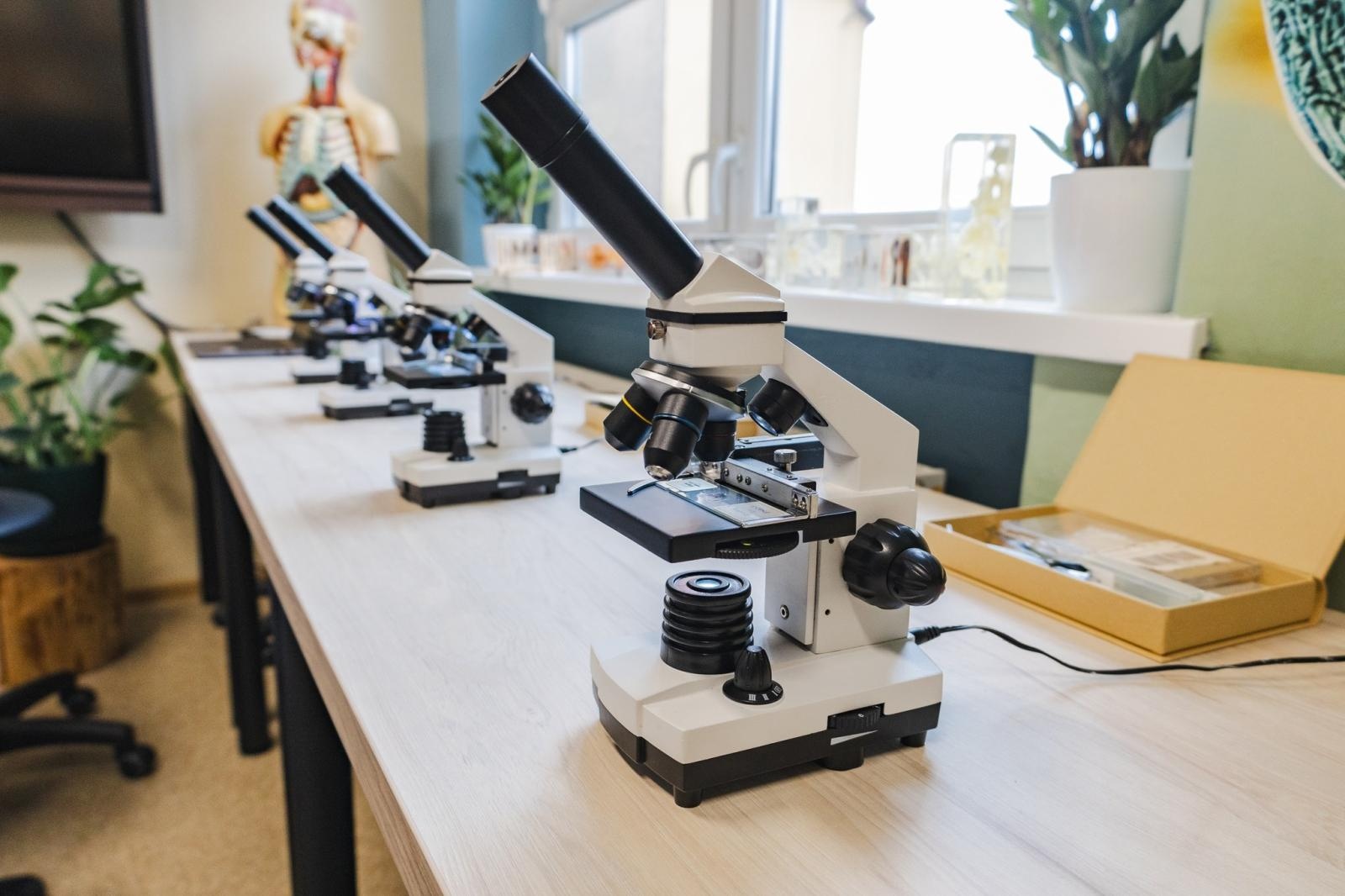 Zdjęcie w galerii na portalu naszwodzislaw.com: W wodzisławskiej SP 2 otwarto Zieloną Pracownię [FOTO] wiadomości z regionu