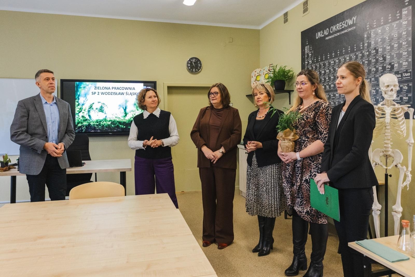 Zdjęcie w galerii na portalu naszwodzislaw.com: W wodzisławskiej SP 2 otwarto Zieloną Pracownię [FOTO] wiadomości z regionu