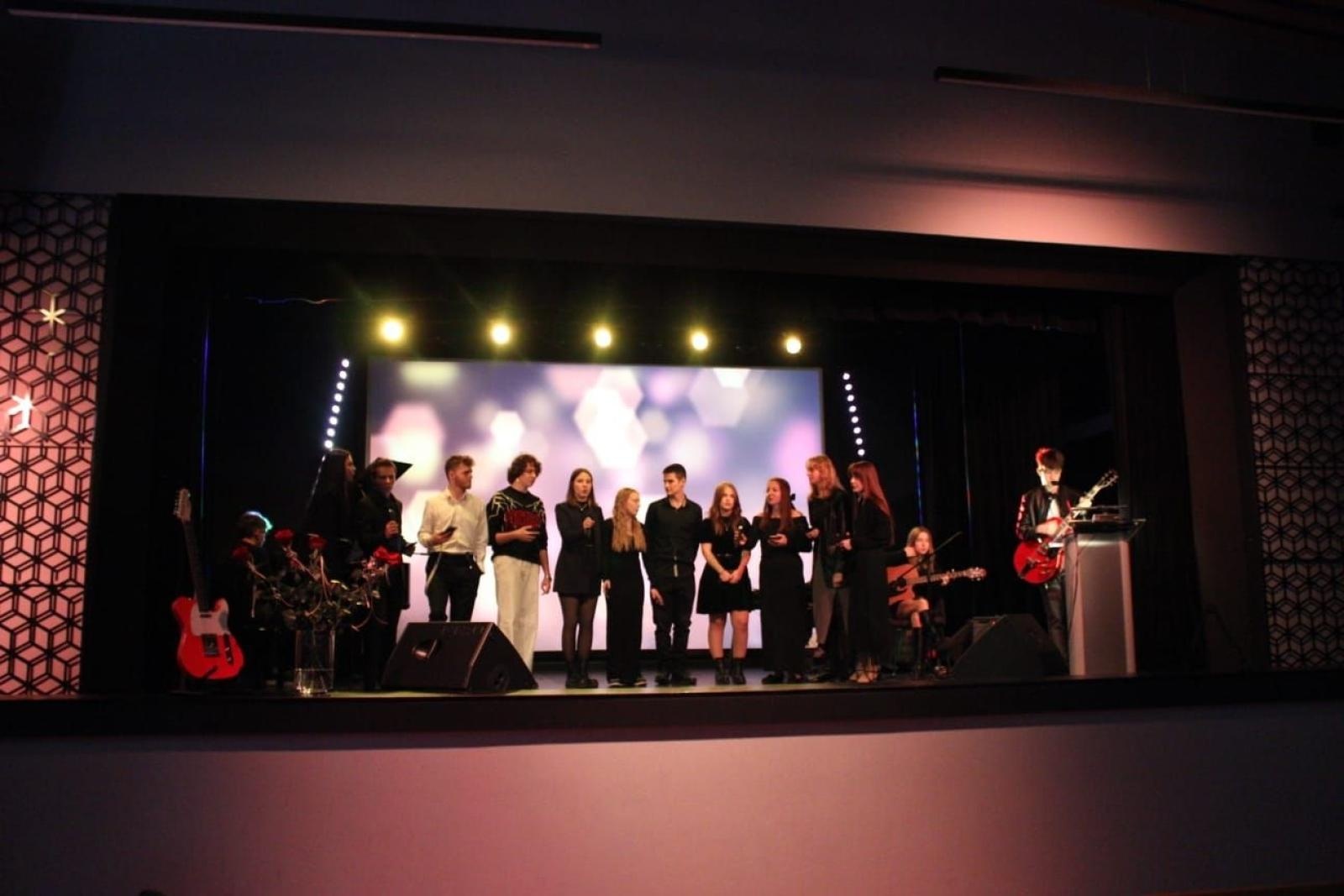 Zdjęcie w galerii na portalu naszwodzislaw.com: Muzyczne talenty powiatu wodzisławskiego. XVI edycja konkursu Cantemus za nami wiadomości z regionu