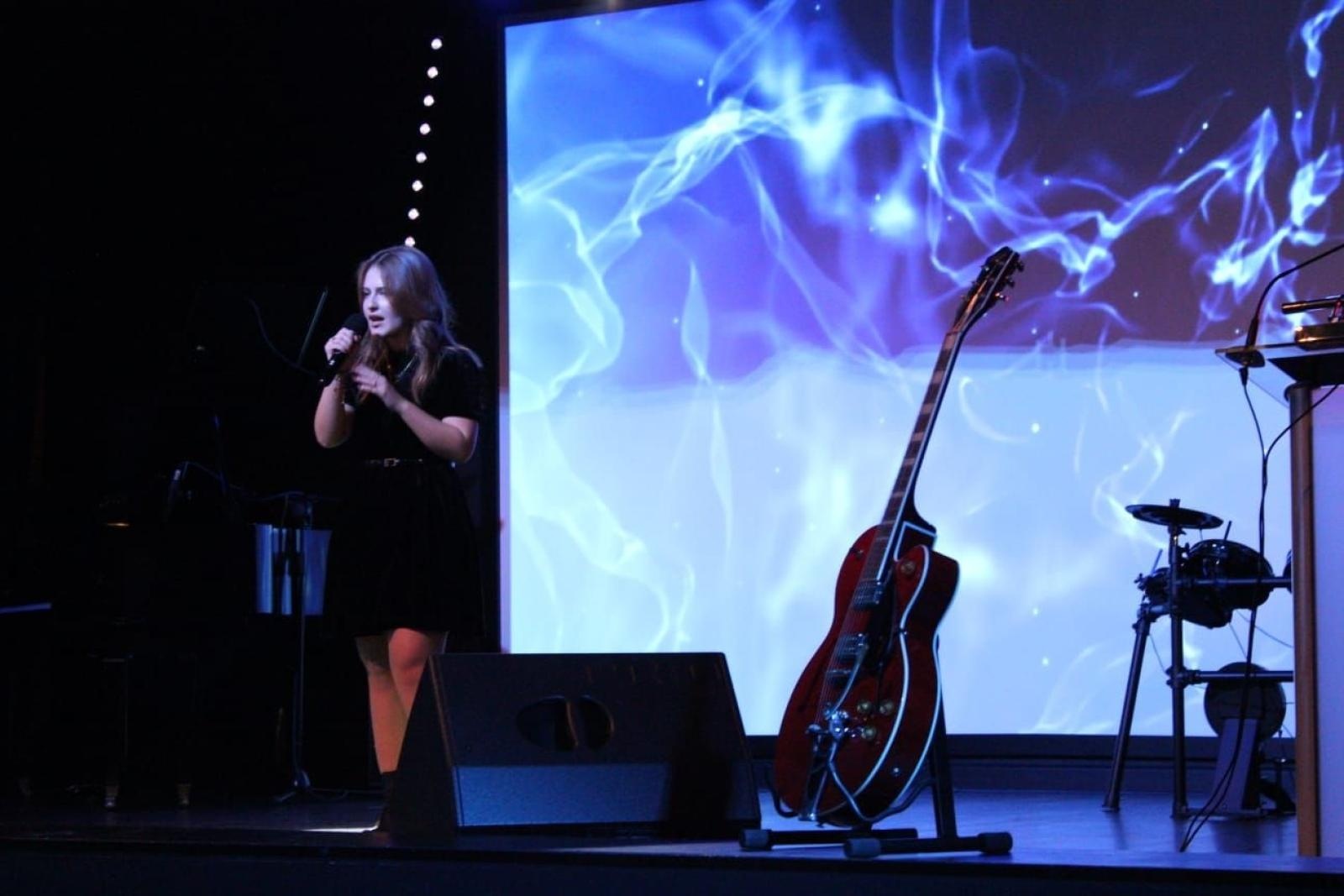 Zdjęcie w galerii na portalu naszwodzislaw.com: Muzyczne talenty powiatu wodzisławskiego. XVI edycja konkursu Cantemus za nami wiadomości z regionu