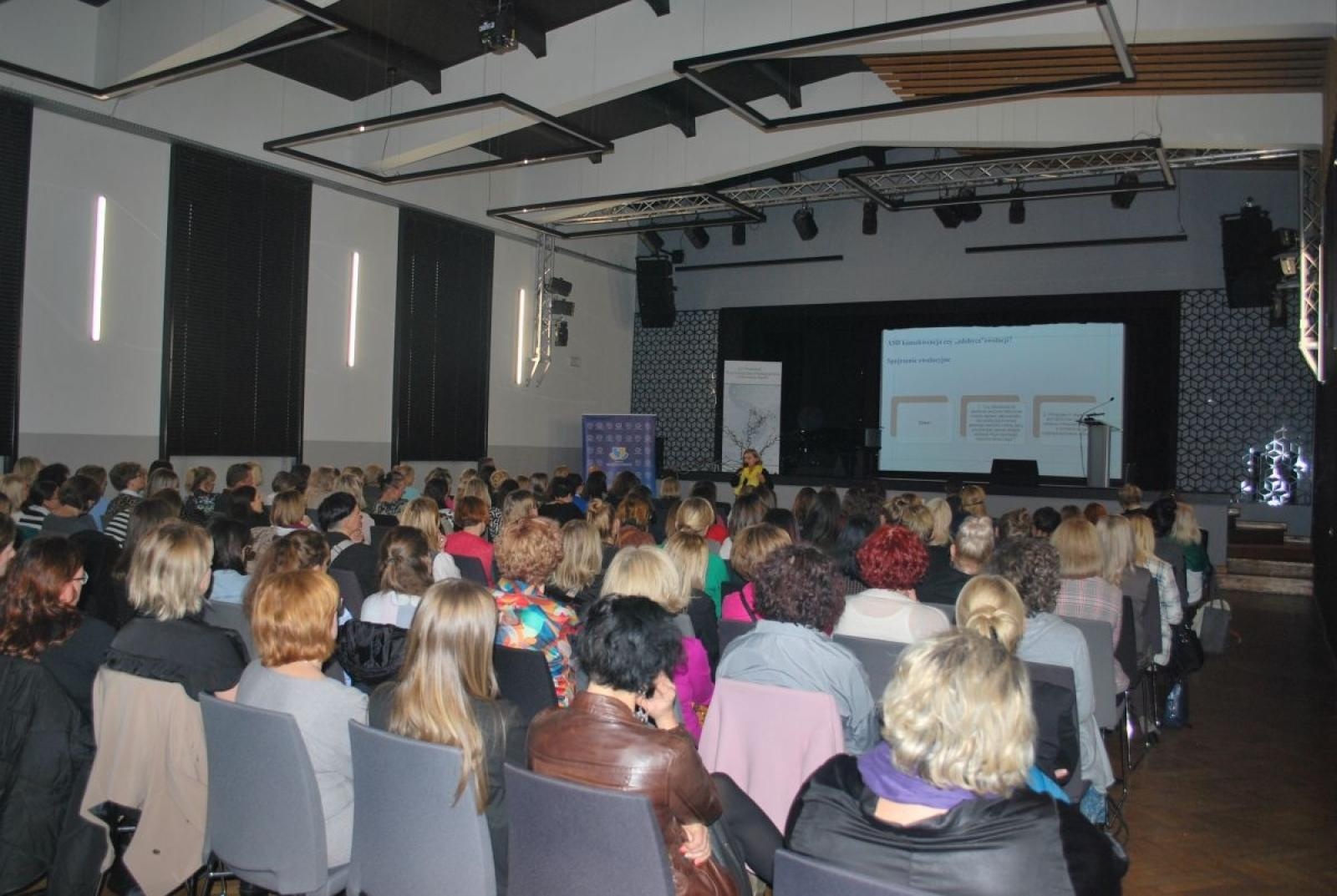 Zdjęcie w galerii na portalu naszwodzislaw.com: Niewidzialne spektrum autyzmu. Konferencja w Wodzisławiu Śląskim wiadomości z regionu