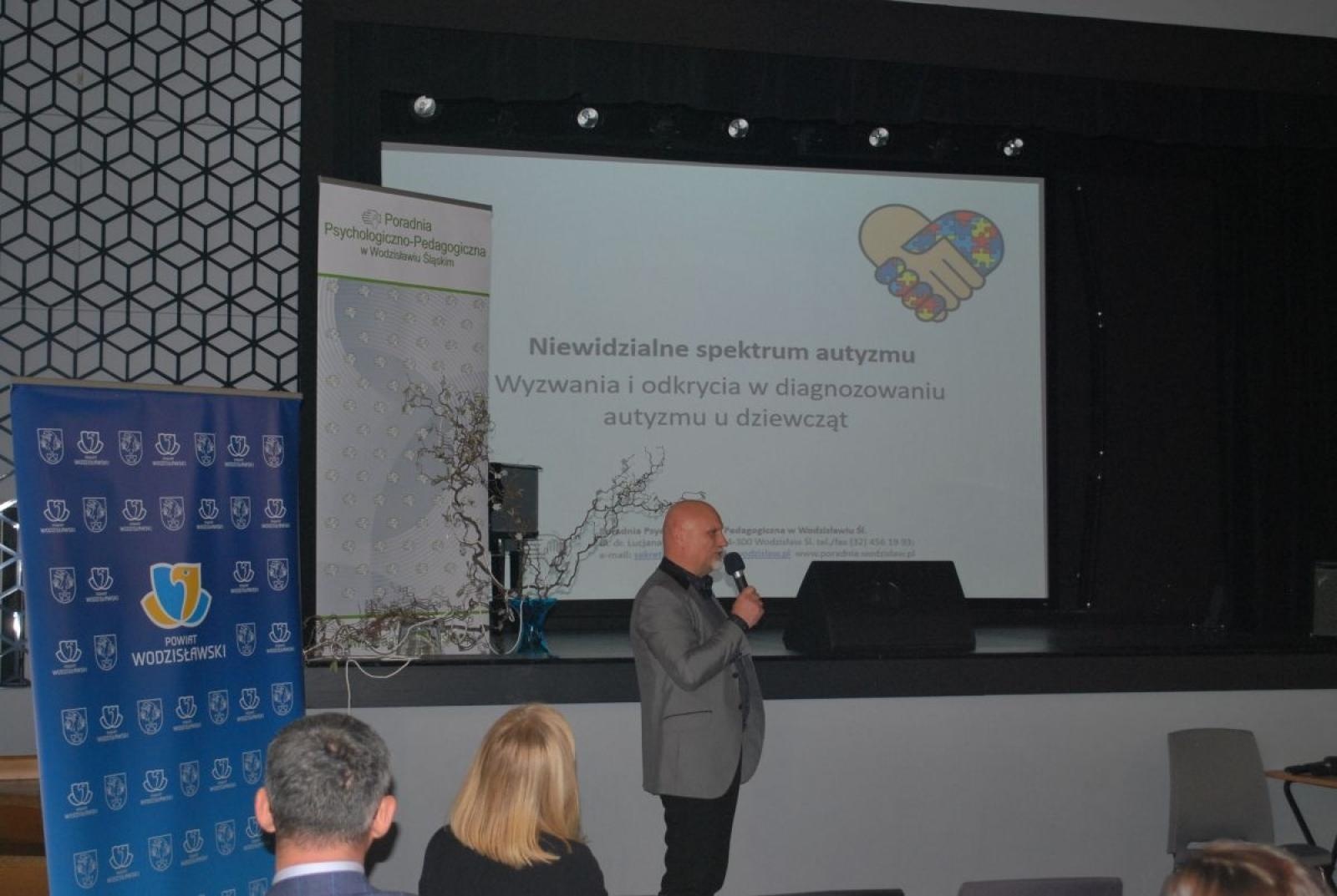 Zdjęcie w galerii na portalu naszwodzislaw.com: Niewidzialne spektrum autyzmu. Konferencja w Wodzisławiu Śląskim wiadomości z regionu