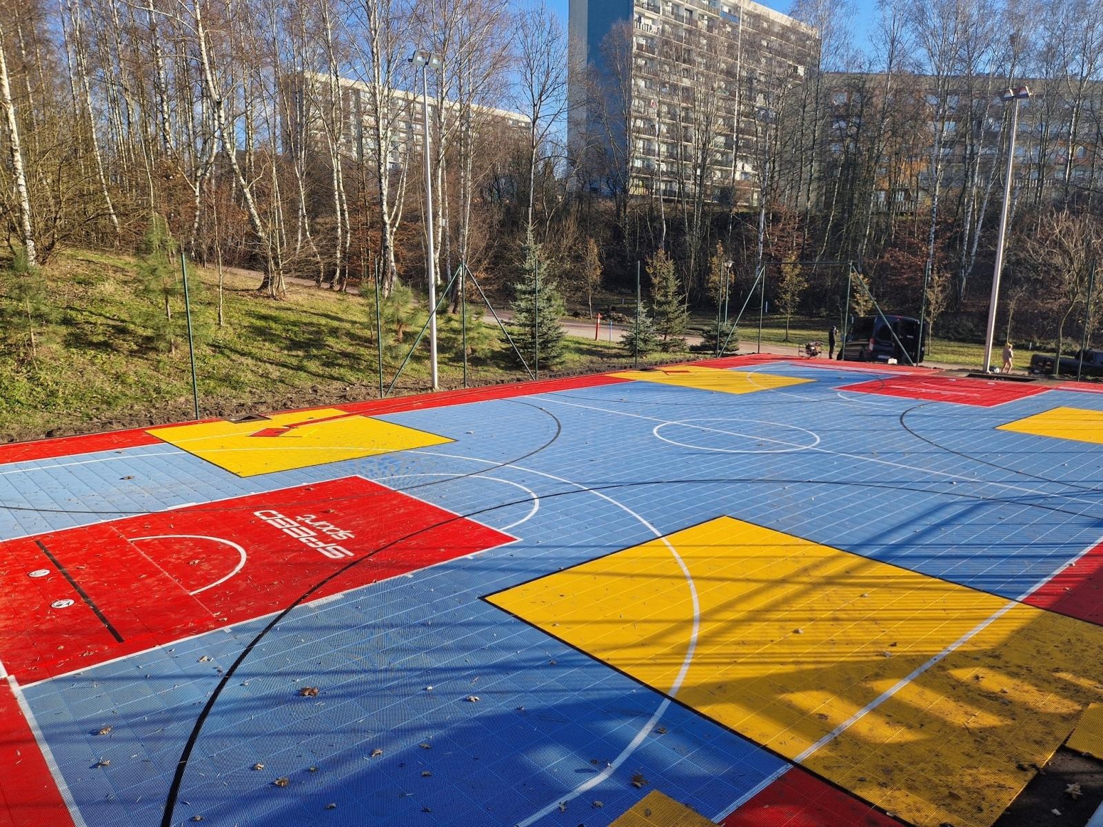 Zdjęcie w galerii na portalu naszwodzislaw.com: Wkrótce otwarcie boiska do koszykówki 3x3 wiadomości z regionu