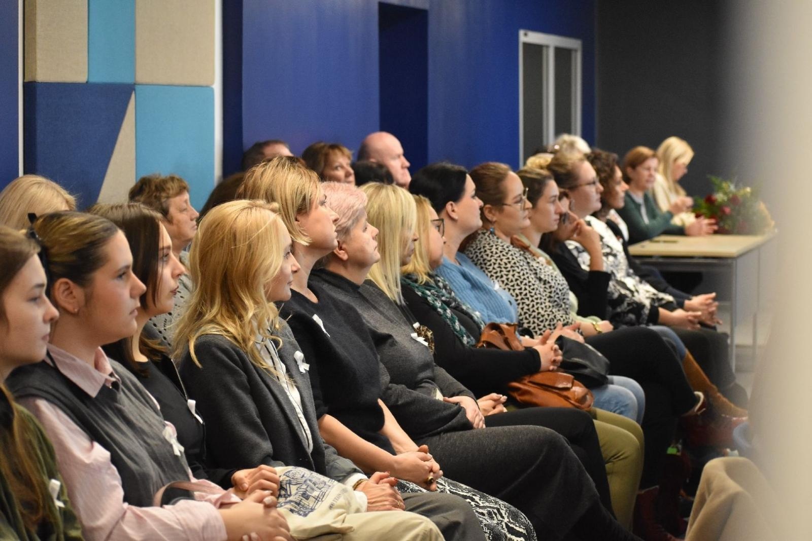 Zdjęcie w galerii na portalu naszwodzislaw.com: (PRZE)MOC. Perspektywa zmian. Konferencja w ramach kampanii Białej Wstążki wiadomości z regionu