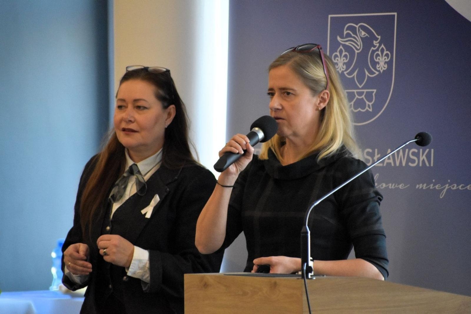 Zdjęcie w galerii na portalu naszwodzislaw.com: (PRZE)MOC. Perspektywa zmian. Konferencja w ramach kampanii Białej Wstążki wiadomości z regionu