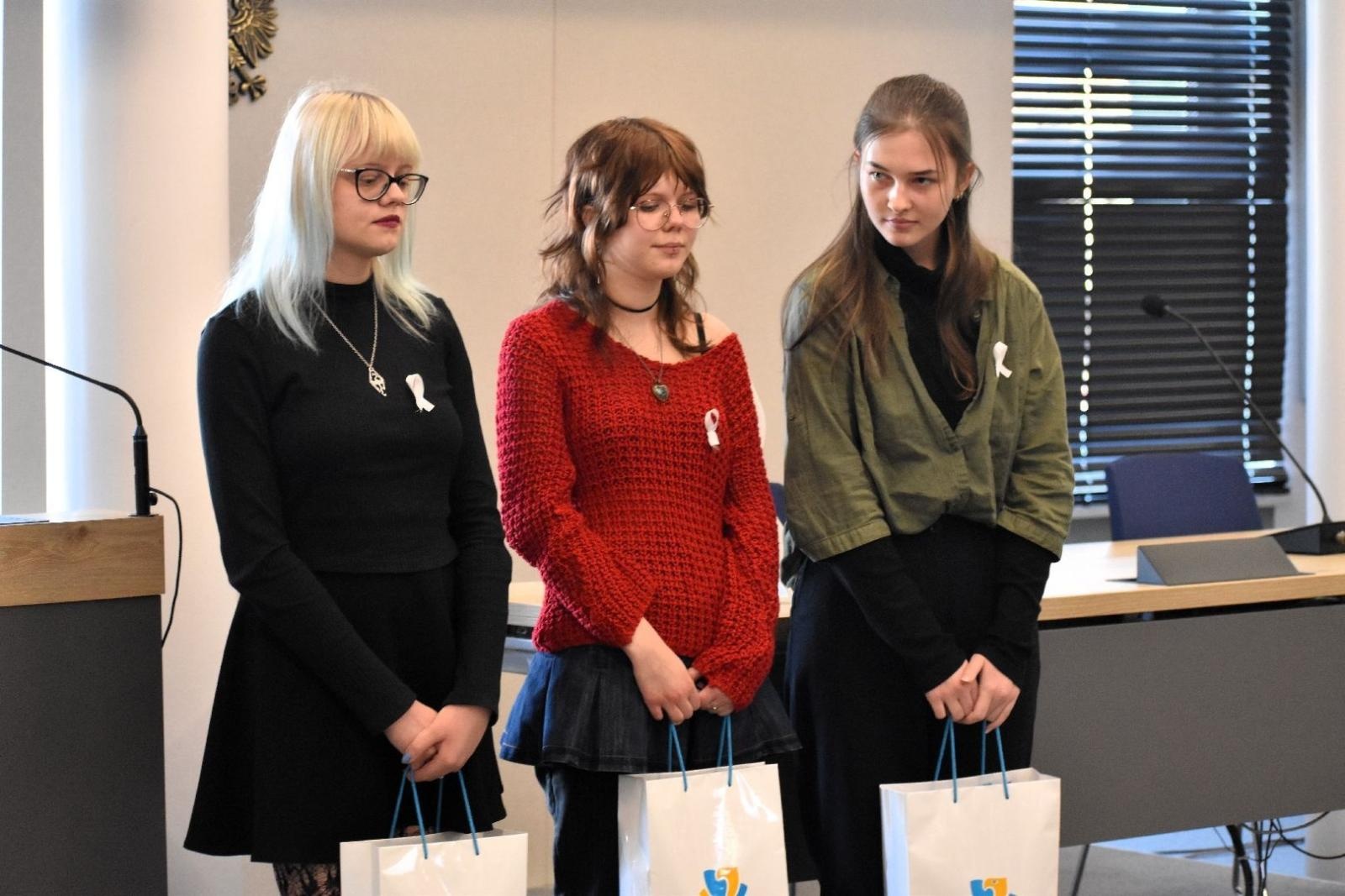 Zdjęcie w galerii na portalu naszwodzislaw.com: (PRZE)MOC. Perspektywa zmian. Konferencja w ramach kampanii Białej Wstążki wiadomości z regionu