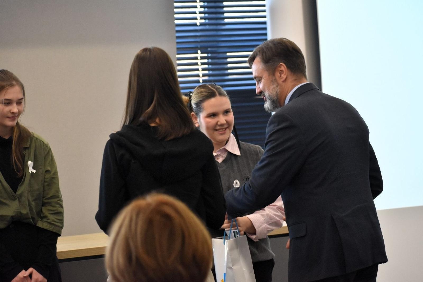 Zdjęcie w galerii na portalu naszwodzislaw.com: (PRZE)MOC. Perspektywa zmian. Konferencja w ramach kampanii Białej Wstążki wiadomości z regionu