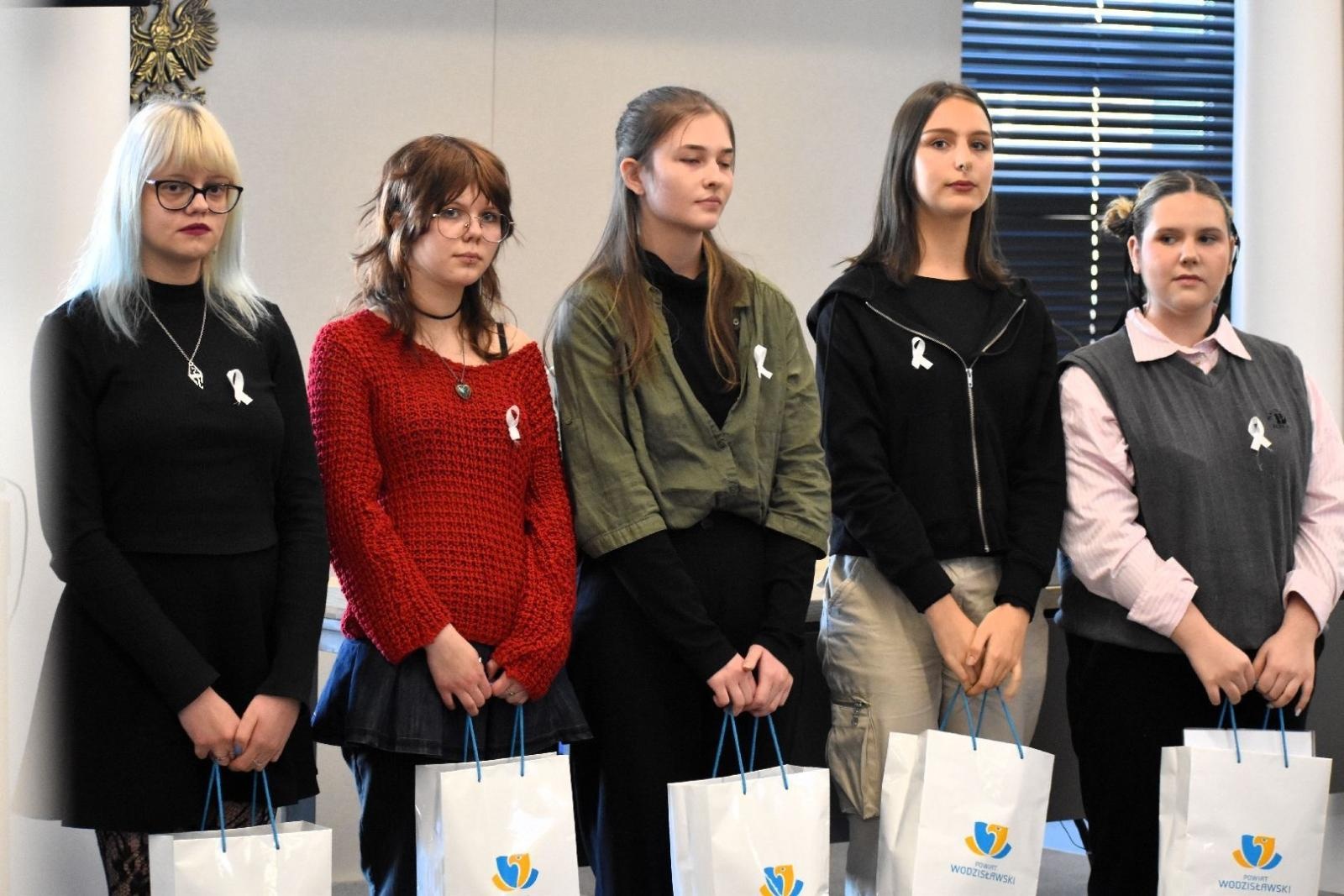 Zdjęcie w galerii na portalu naszwodzislaw.com: (PRZE)MOC. Perspektywa zmian. Konferencja w ramach kampanii Białej Wstążki wiadomości z regionu