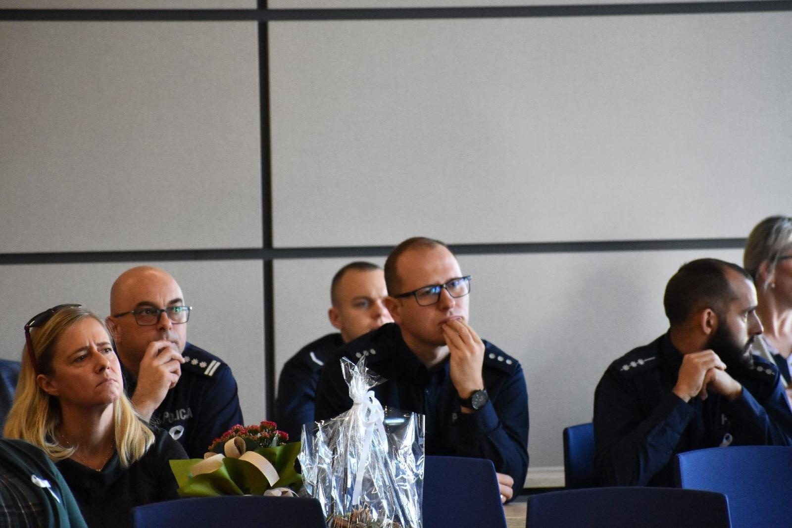 Zdjęcie w galerii na portalu naszwodzislaw.com: (PRZE)MOC. Perspektywa zmian. Konferencja w ramach kampanii Białej Wstążki wiadomości z regionu