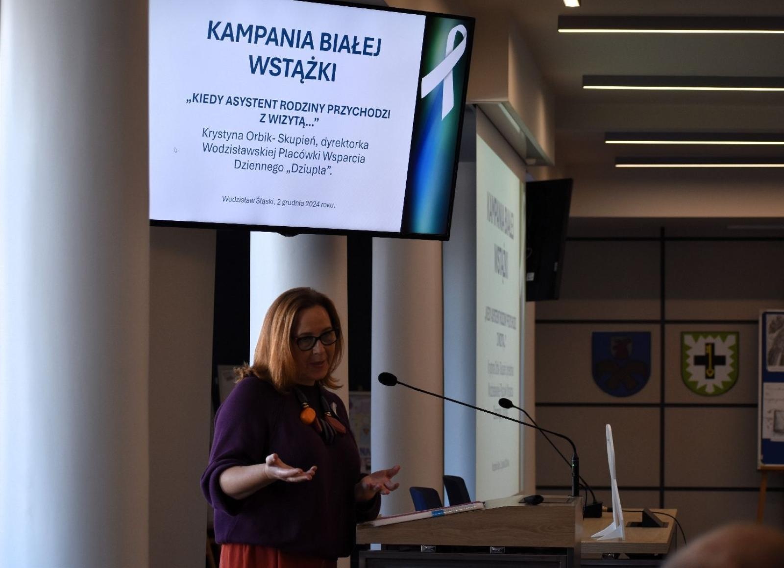 Zdjęcie w galerii na portalu naszwodzislaw.com: (PRZE)MOC. Perspektywa zmian. Konferencja w ramach kampanii Białej Wstążki wiadomości z regionu