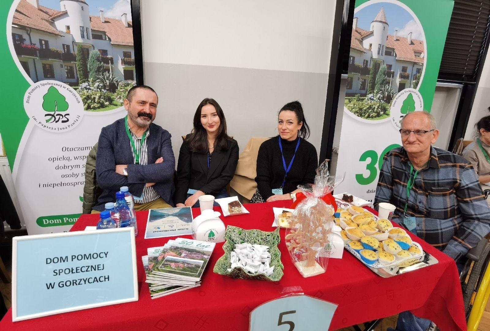 Zdjęcie w galerii na portalu naszwodzislaw.com: Targi informacyjne dla osób z niepełnosprawnościami za nami wiadomości z regionu