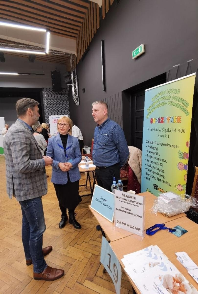 Zdjęcie w galerii na portalu naszwodzislaw.com: Targi informacyjne dla osób z niepełnosprawnościami za nami wiadomości z regionu