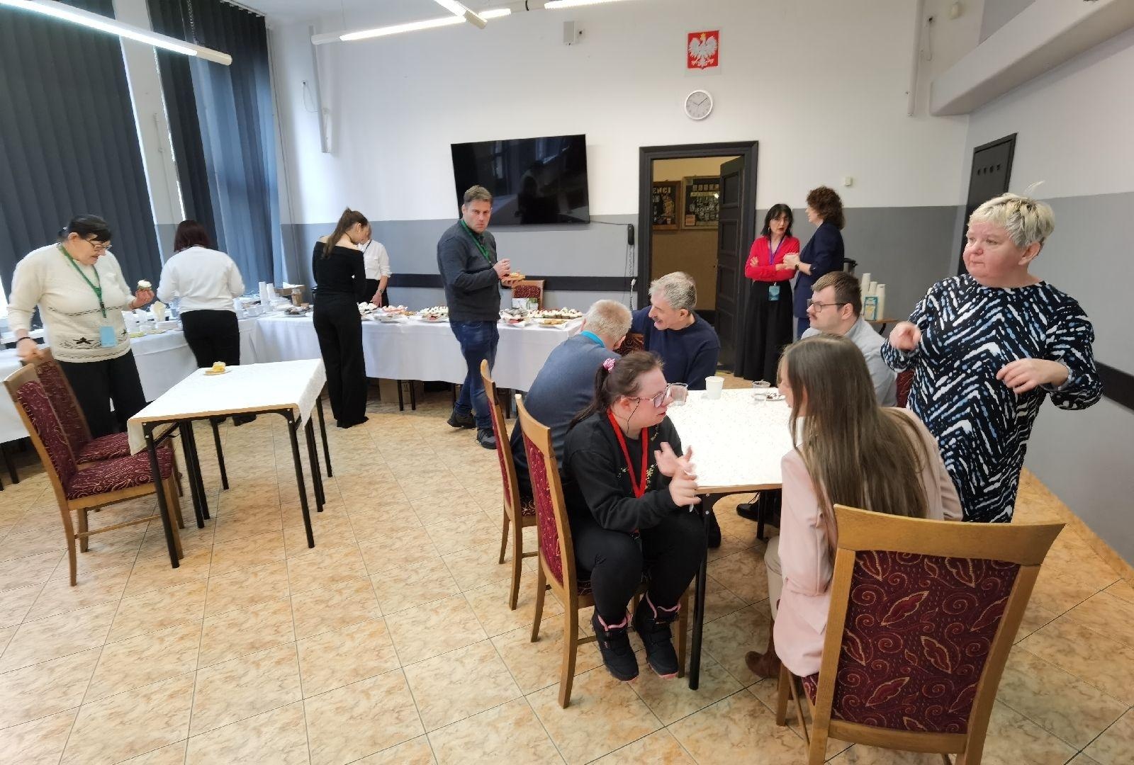 Zdjęcie w galerii na portalu naszwodzislaw.com: Targi informacyjne dla osób z niepełnosprawnościami za nami wiadomości z regionu