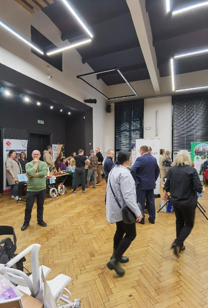 Zdjęcie w galerii na portalu naszwodzislaw.com: Targi informacyjne dla osób z niepełnosprawnościami za nami wiadomości z regionu