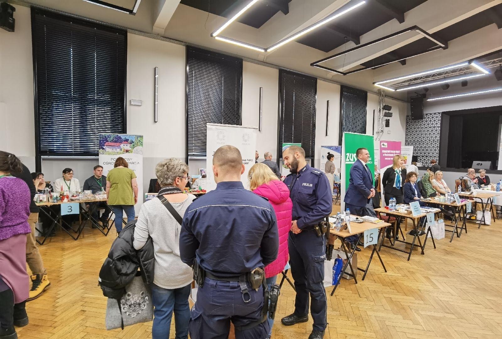 Zdjęcie w galerii na portalu naszwodzislaw.com: Targi informacyjne dla osób z niepełnosprawnościami za nami wiadomości z regionu