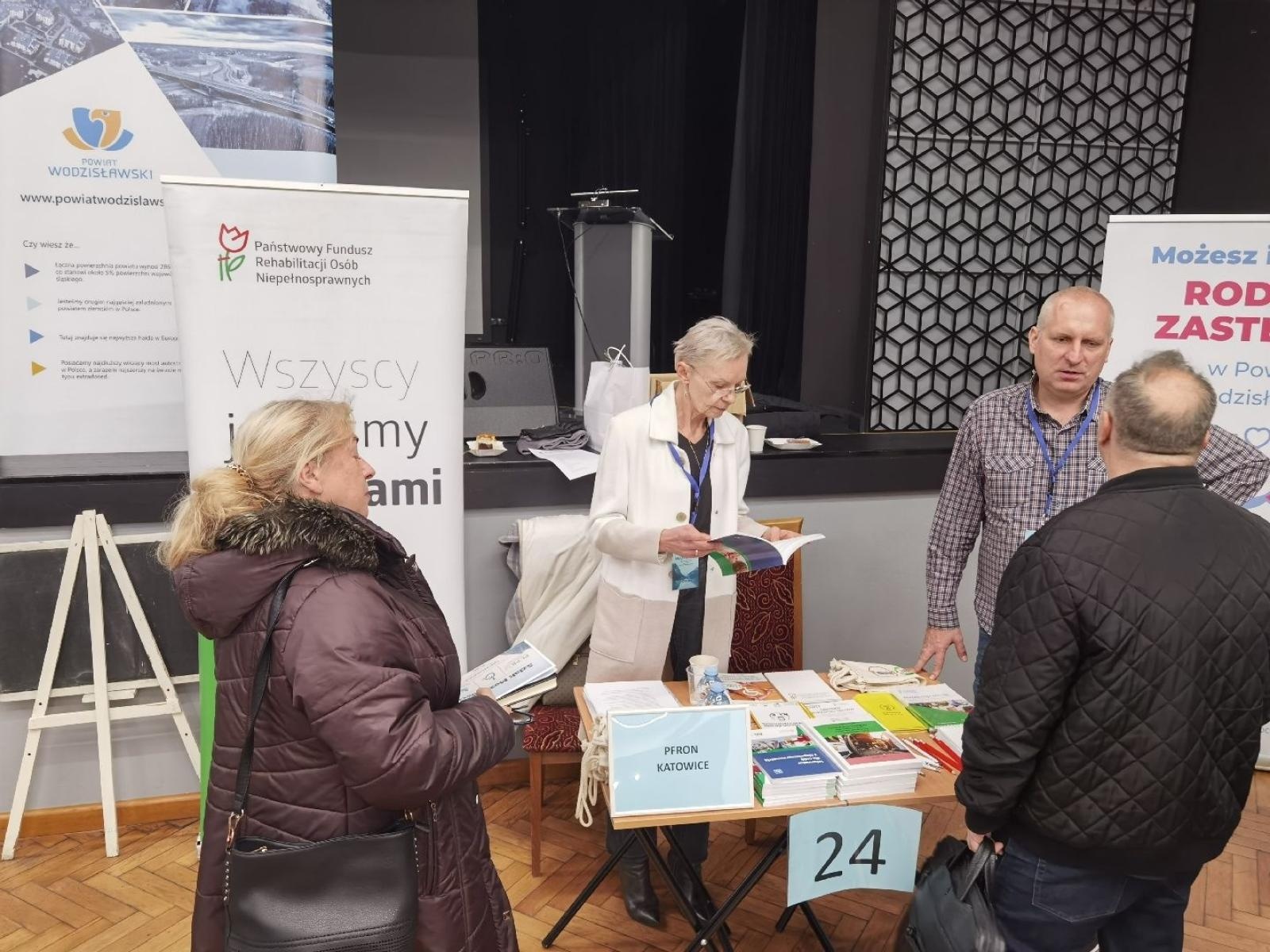 Zdjęcie w galerii na portalu naszwodzislaw.com: Targi informacyjne dla osób z niepełnosprawnościami za nami wiadomości z regionu