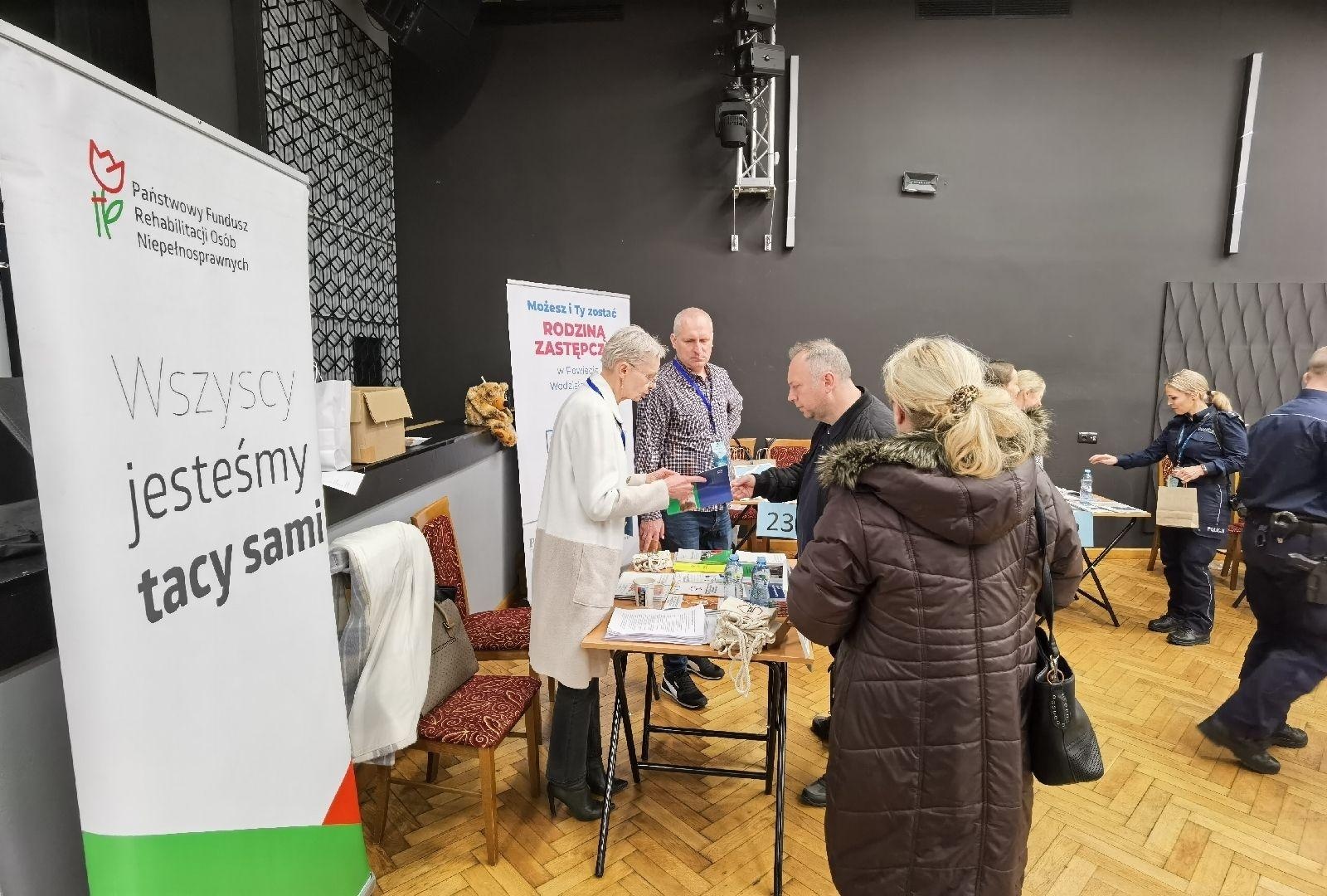 Zdjęcie w galerii na portalu naszwodzislaw.com: Targi informacyjne dla osób z niepełnosprawnościami za nami wiadomości z regionu