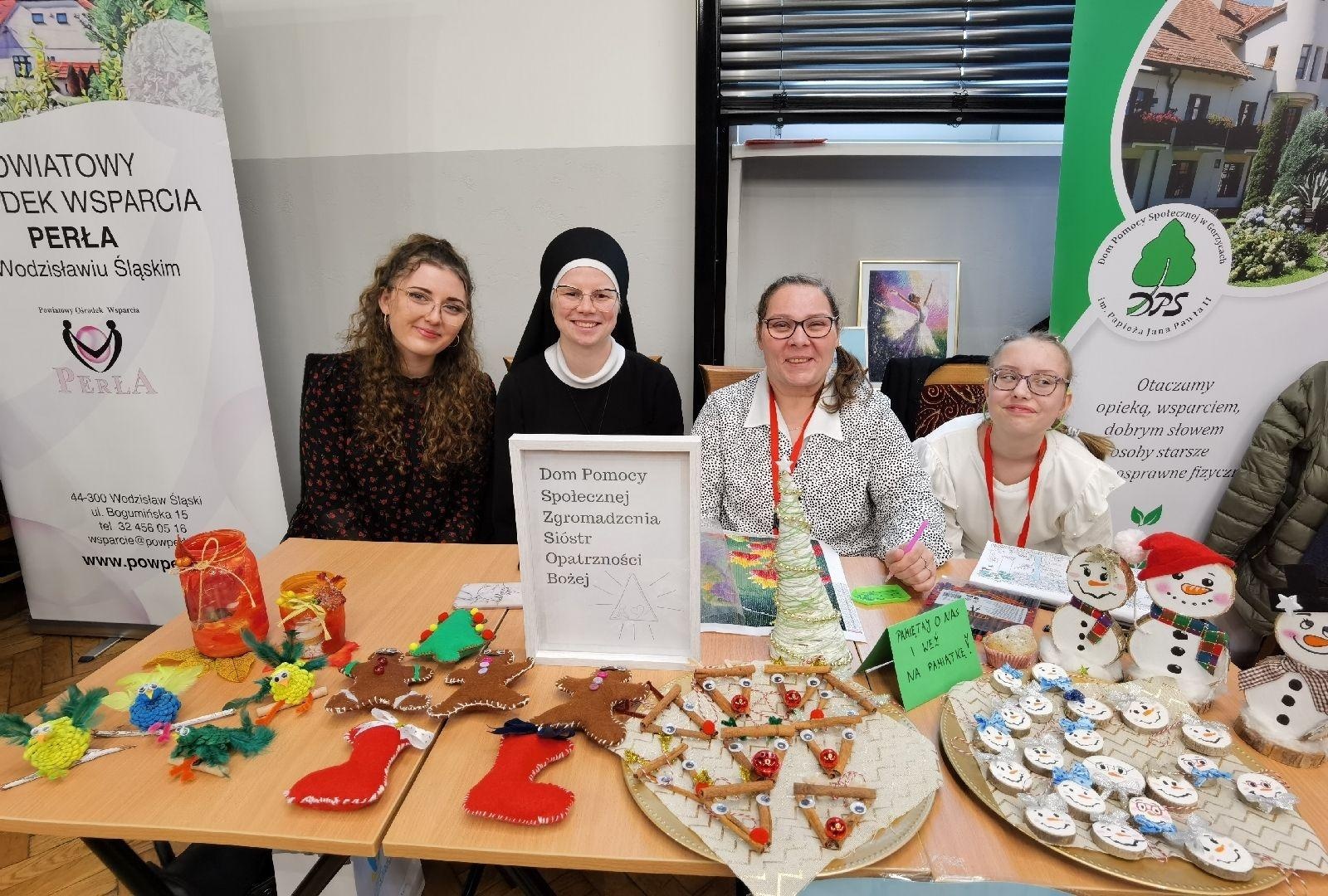 Zdjęcie w galerii na portalu naszwodzislaw.com: Targi informacyjne dla osób z niepełnosprawnościami za nami wiadomości z regionu